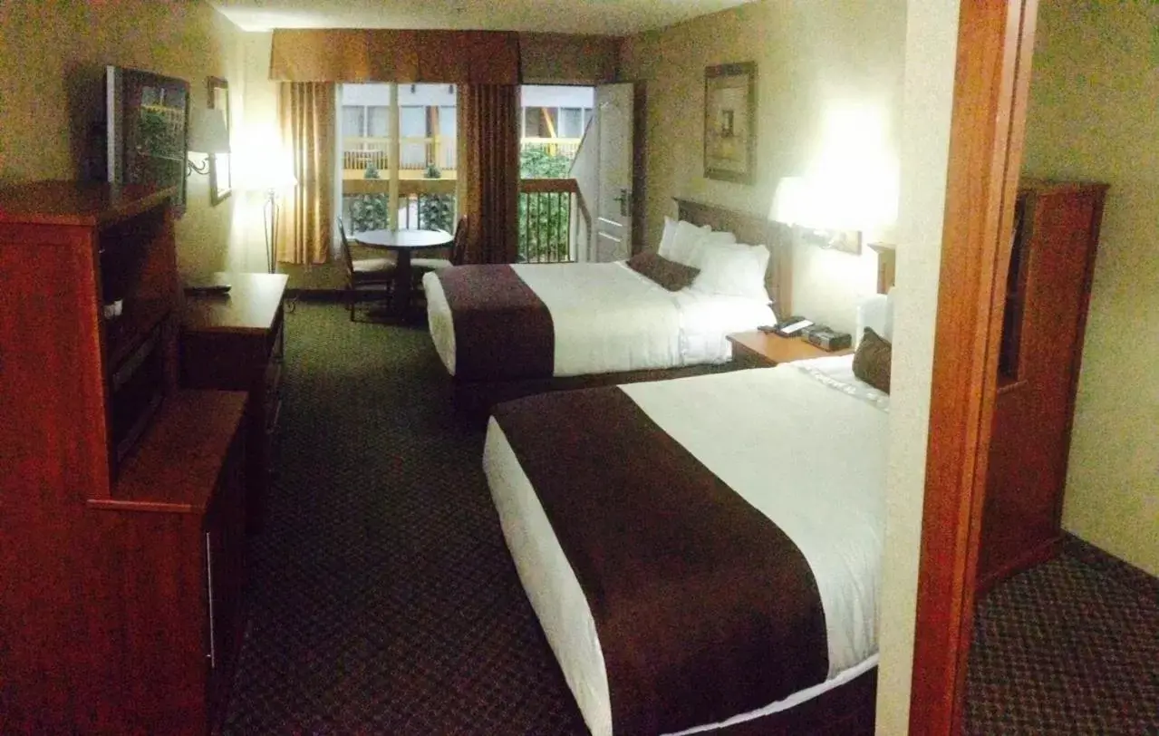 Day, Bed in C'mon Inn & Suites Fargo
