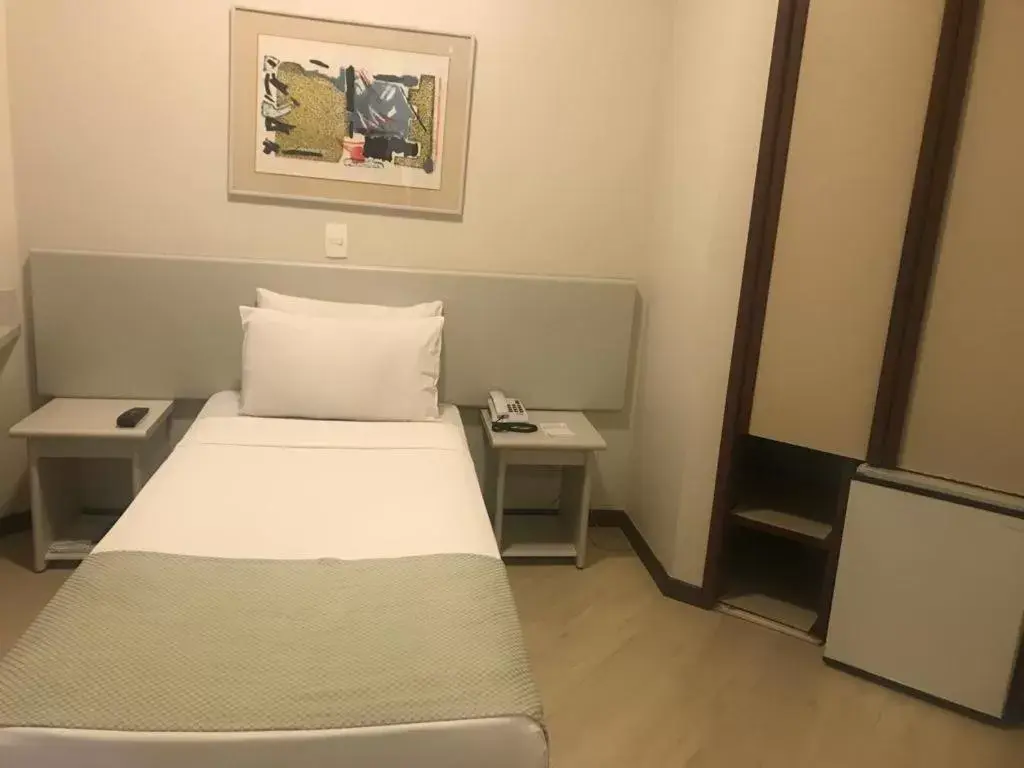 Bedroom, Bed in Boulevard Express Bedroom, Bed in Boulevard Express