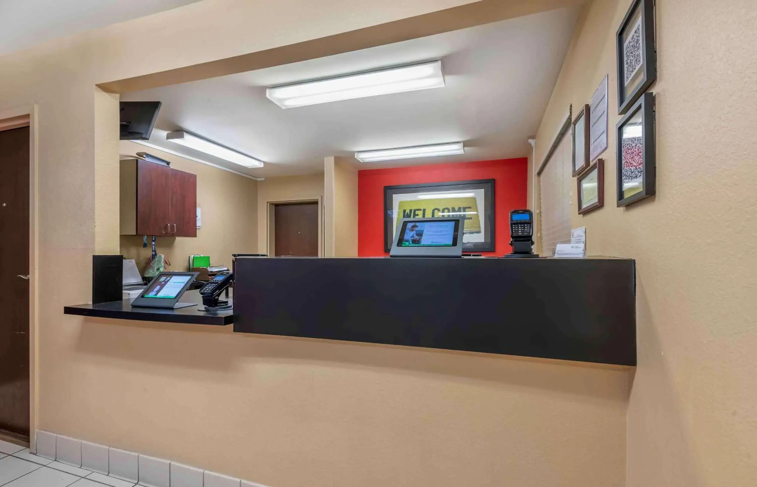 Lobby or reception in Extended Stay America Select Suites - Gainesville - I-75 Lobby or reception in Extended Stay America Select Suites - Gainesville - I-75