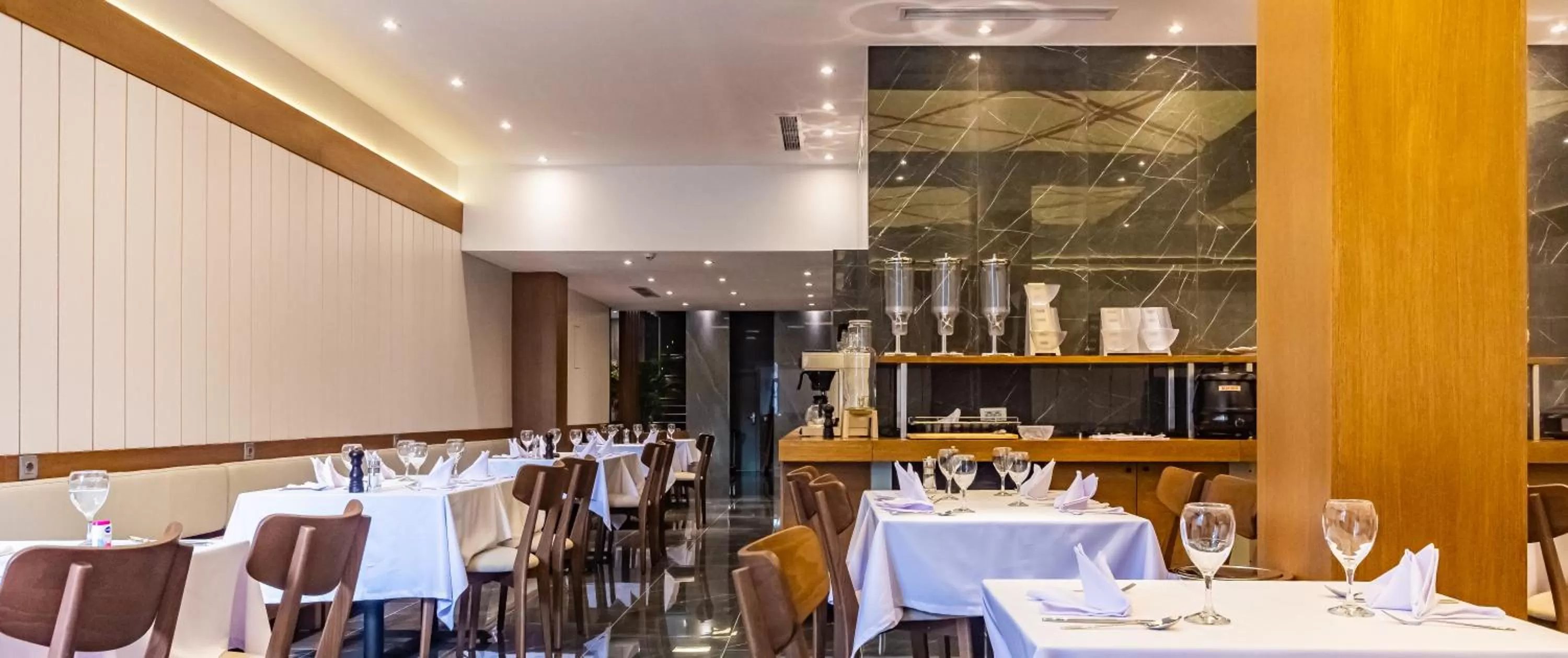 Restaurant/places to eat in Hotel Prishtina