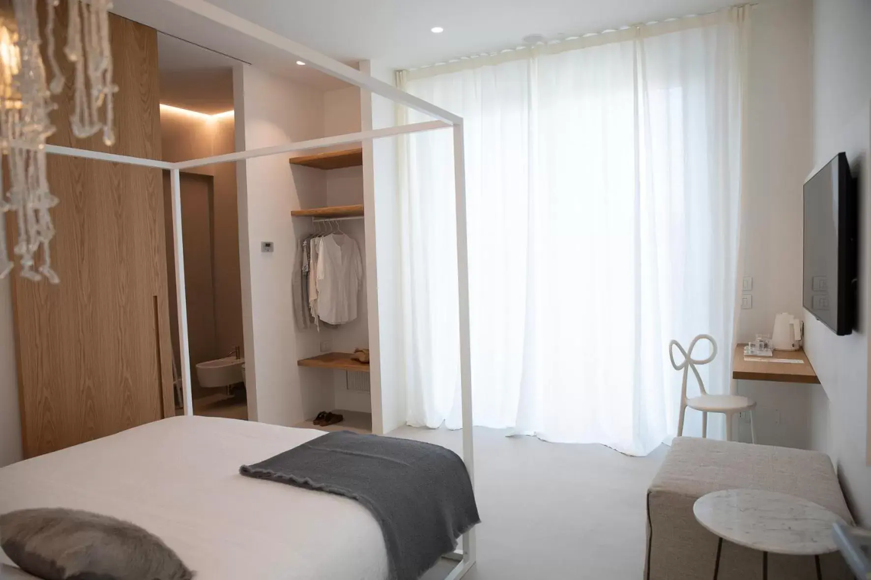 Deluxe Double Room in CinziaHome Deluxe Double Room in CinziaHome