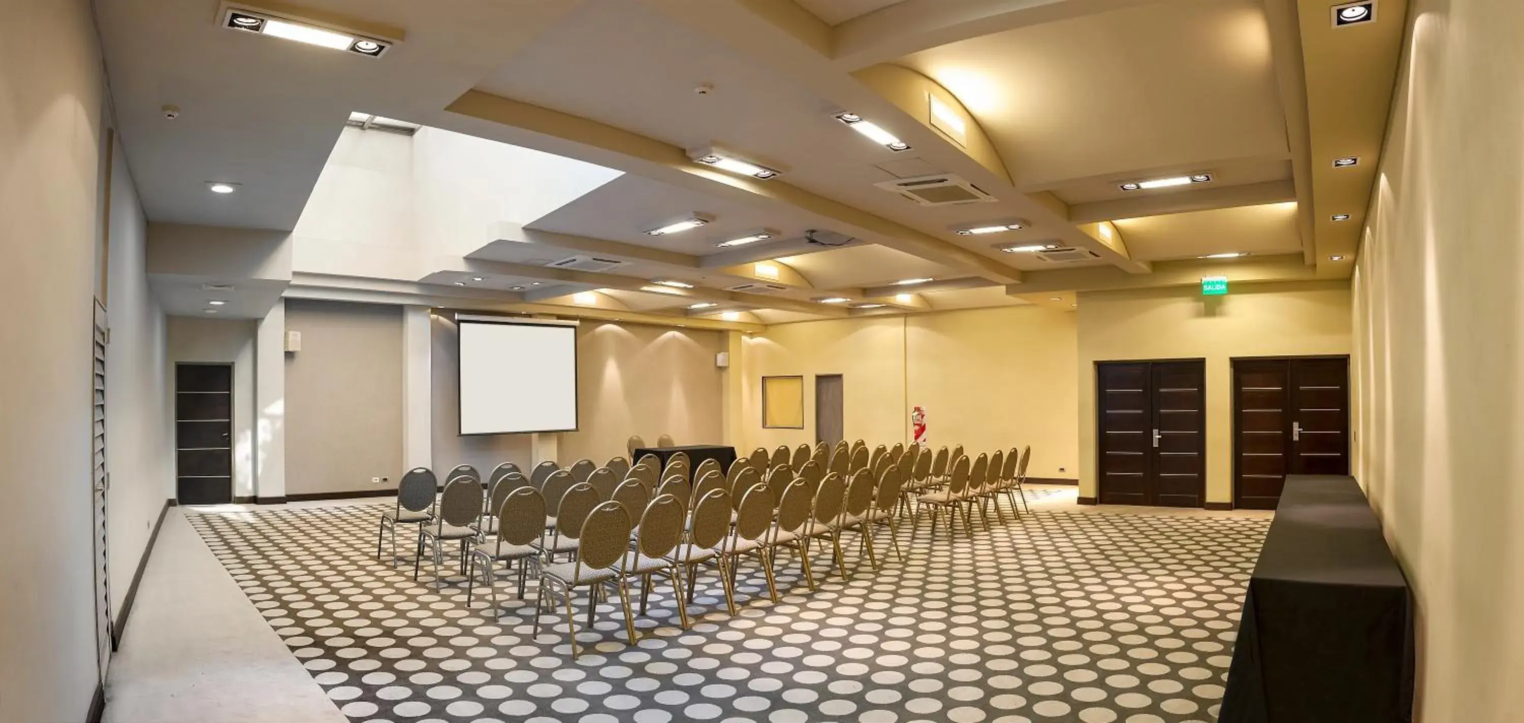 Meeting/conference room in Mod Hotels Mendoza