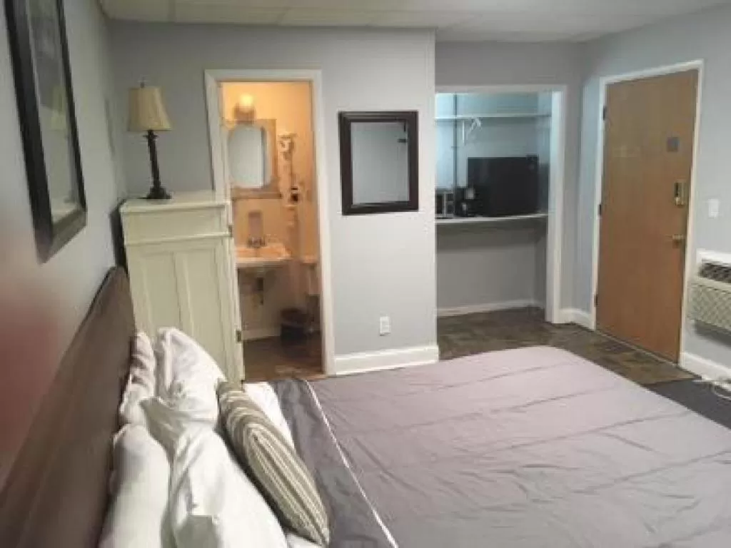Standard Double Room in HICKORY SHADES MOTEL