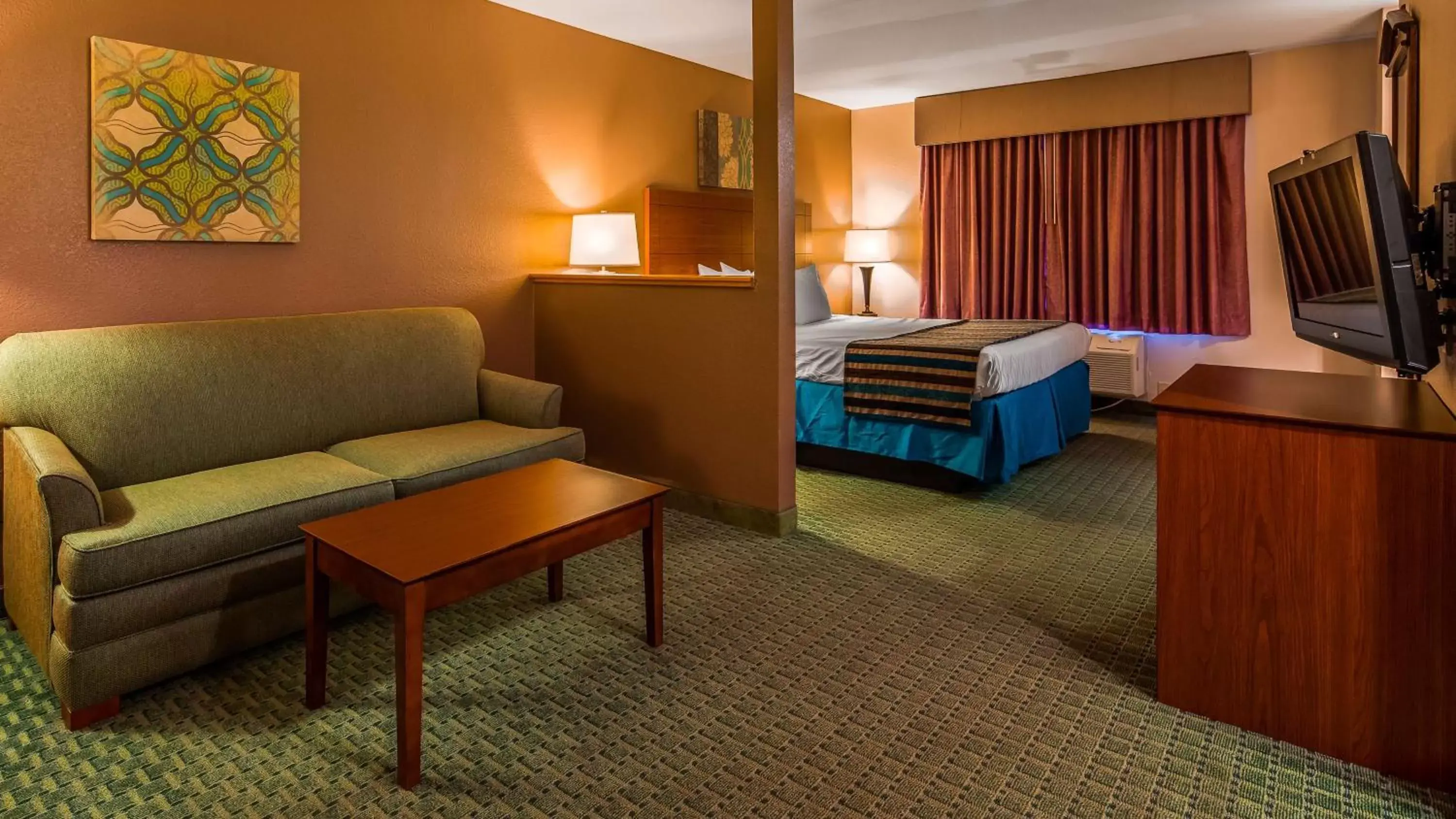 Photo of the whole room, Bed in SureStay Hotel by Best Western Ottawa