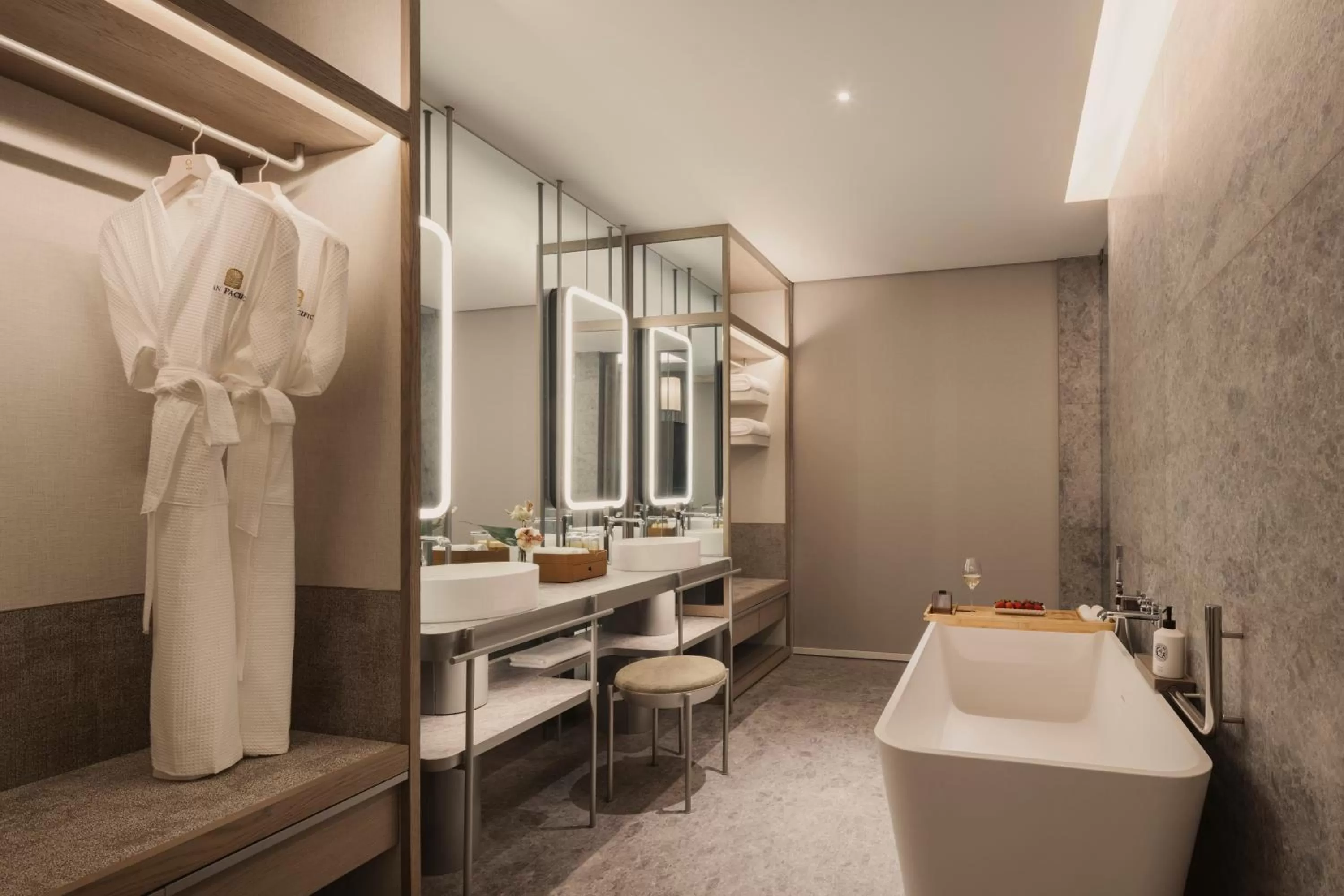 Bathroom in Pan Pacific Orchard