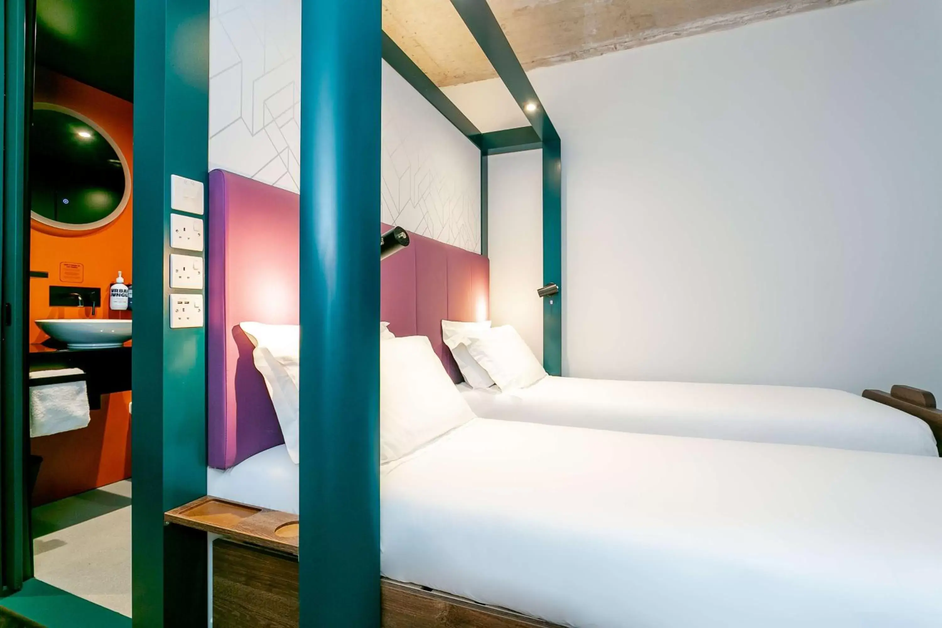 Bedroom, Bed in YOTEL Manchester Deansgate