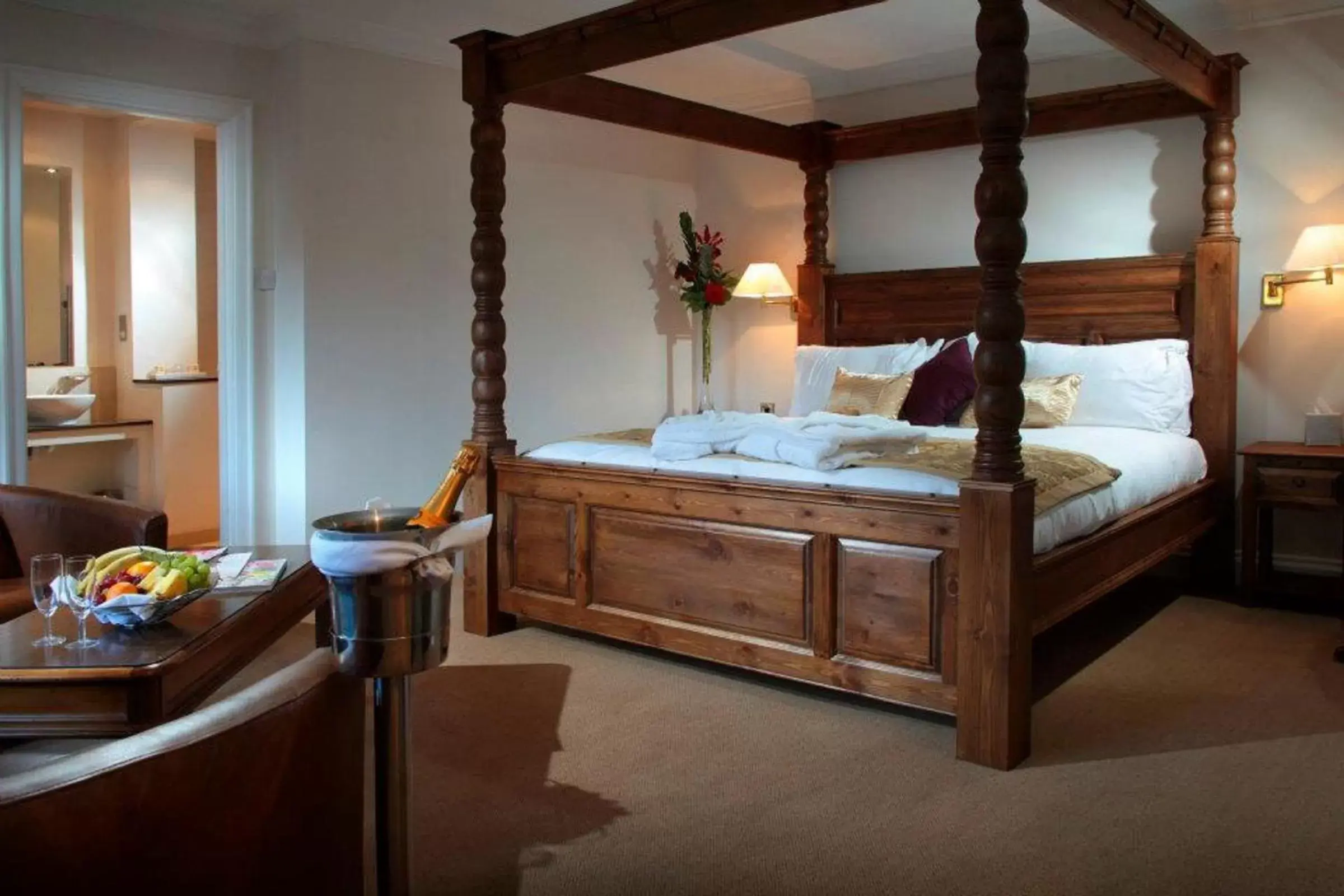 Bed in The Chequers Hotel