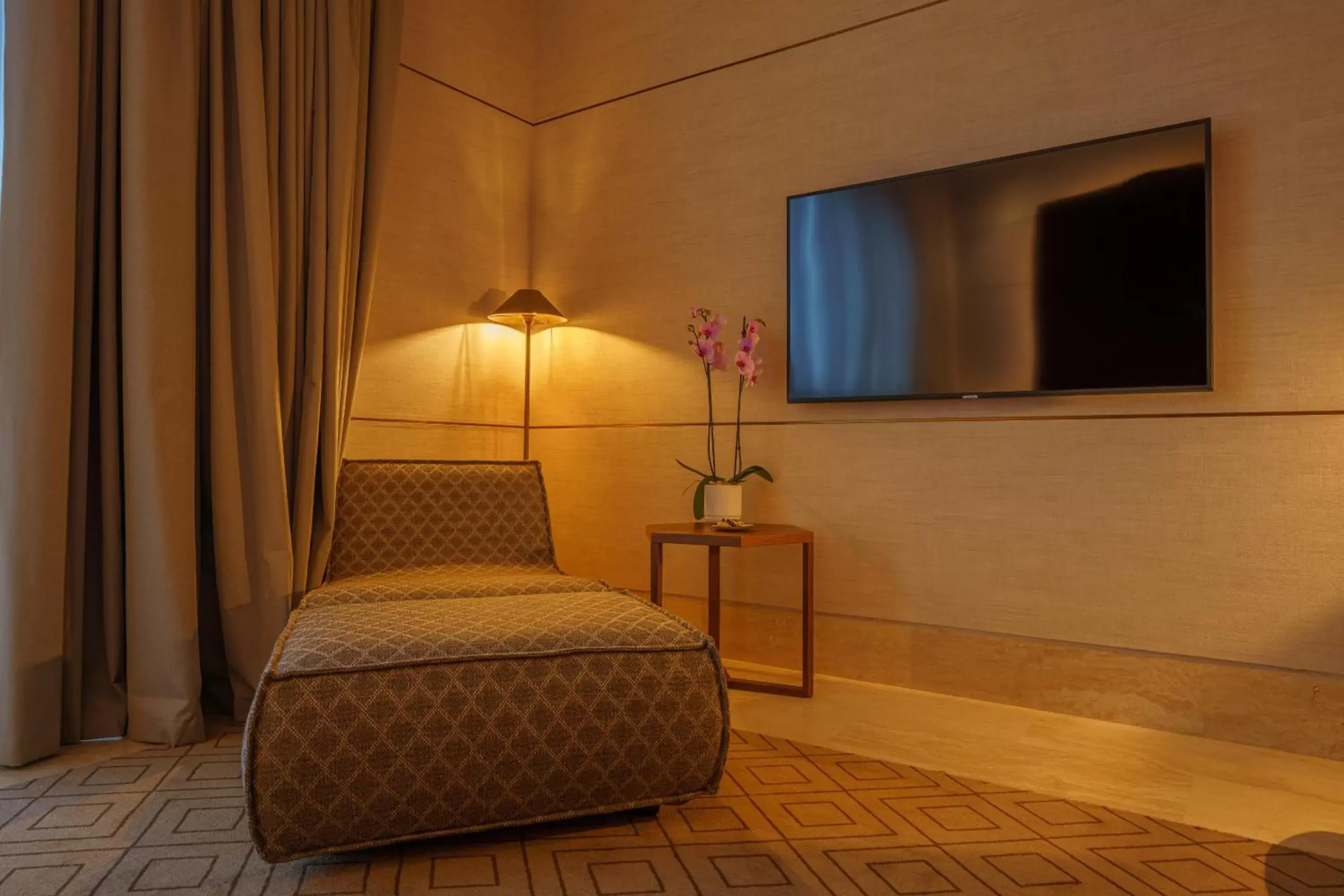 TV and multimedia, Bed in SHIRVAN Hotel City Yard Jeddah