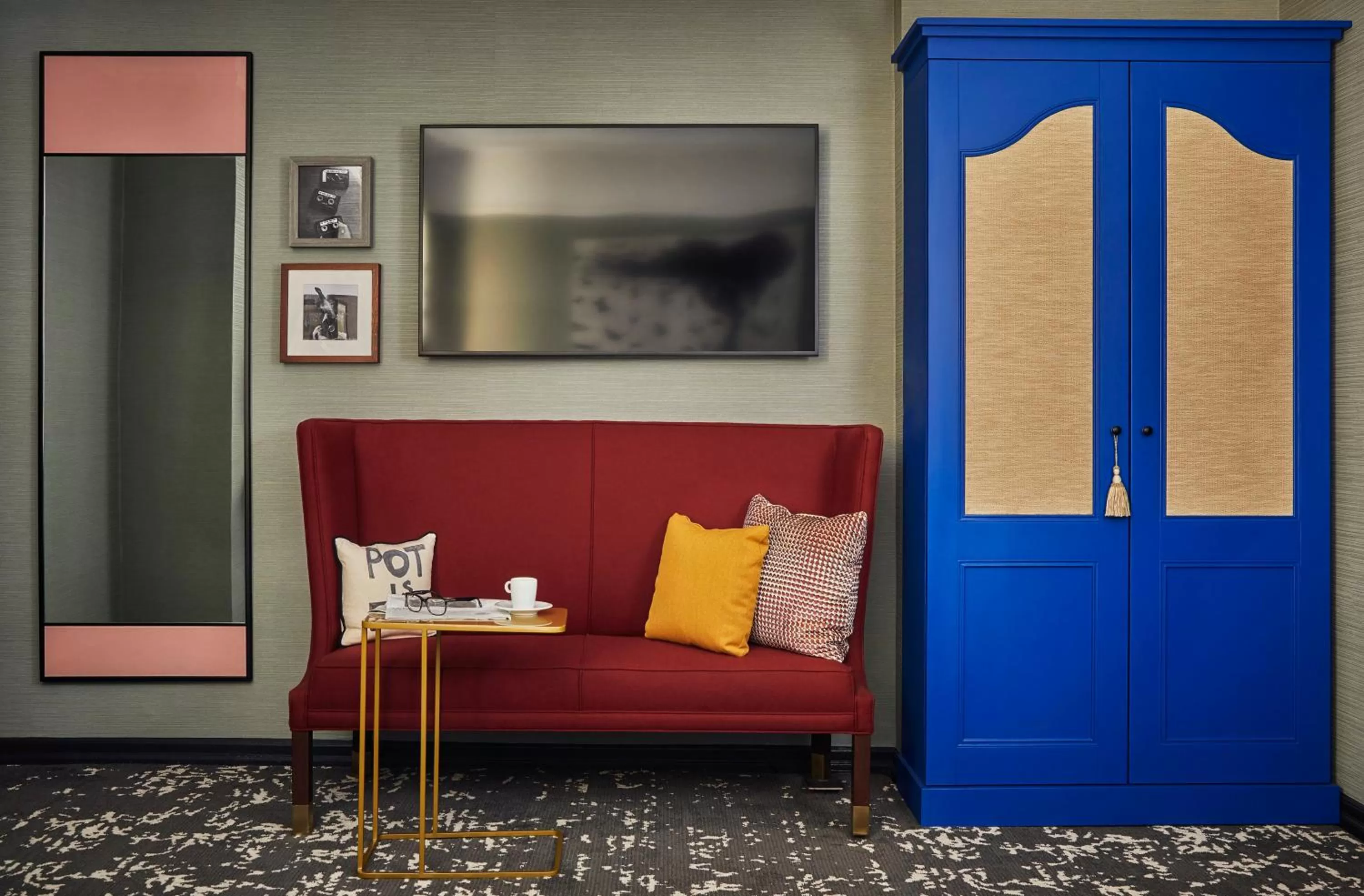 Seating area in Hotel Emblem San Francisco