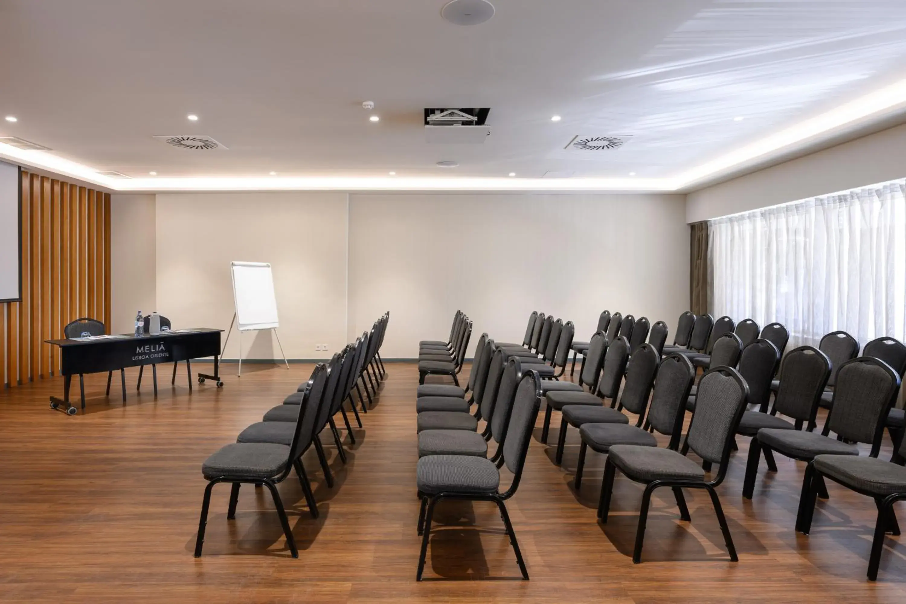 Meeting/conference room in Melia Lisboa Oriente Hotel