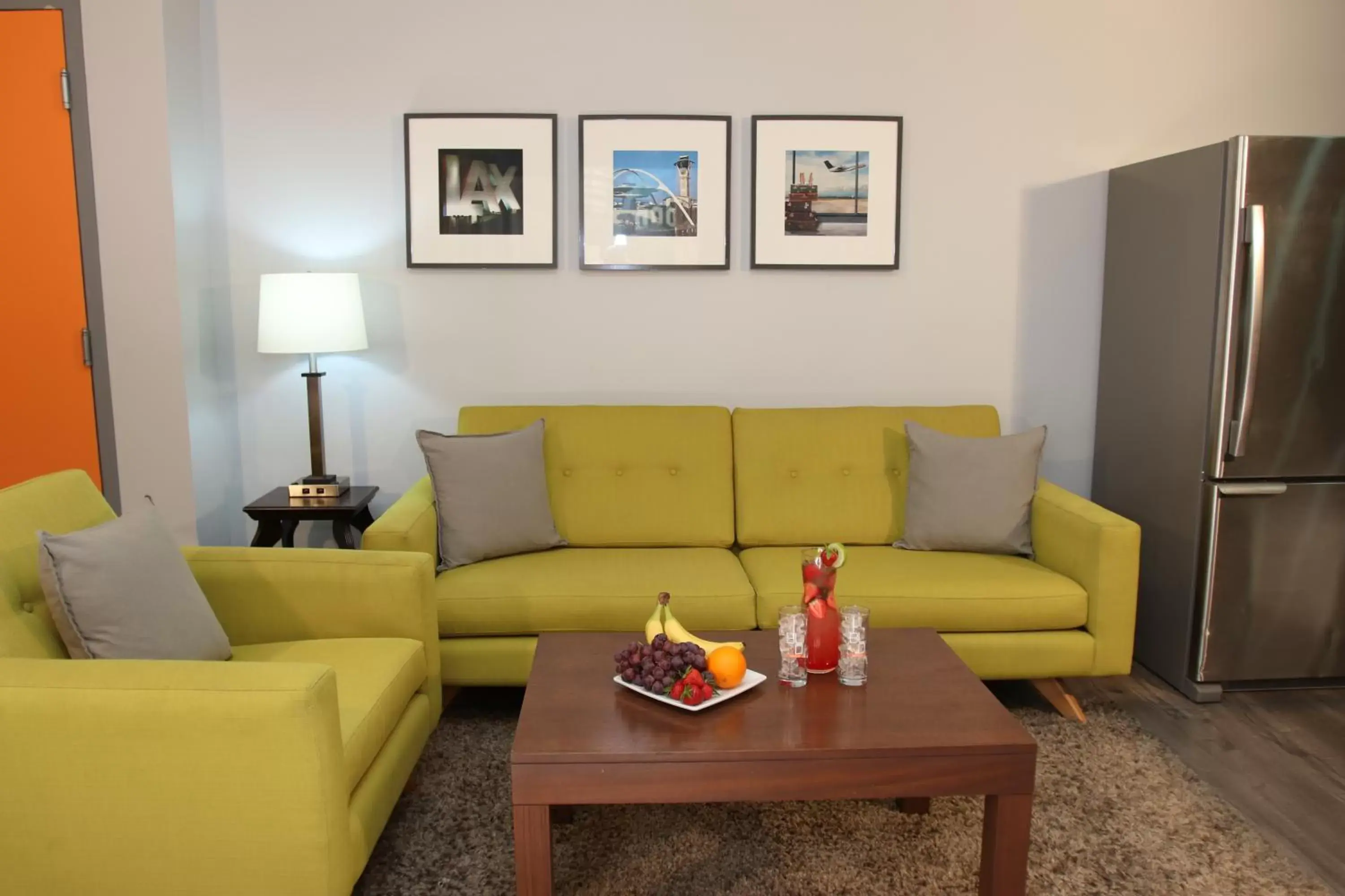 Seating Area in BLVD Hotel & Studios- Walking Distance to Universal Studios Hollywood