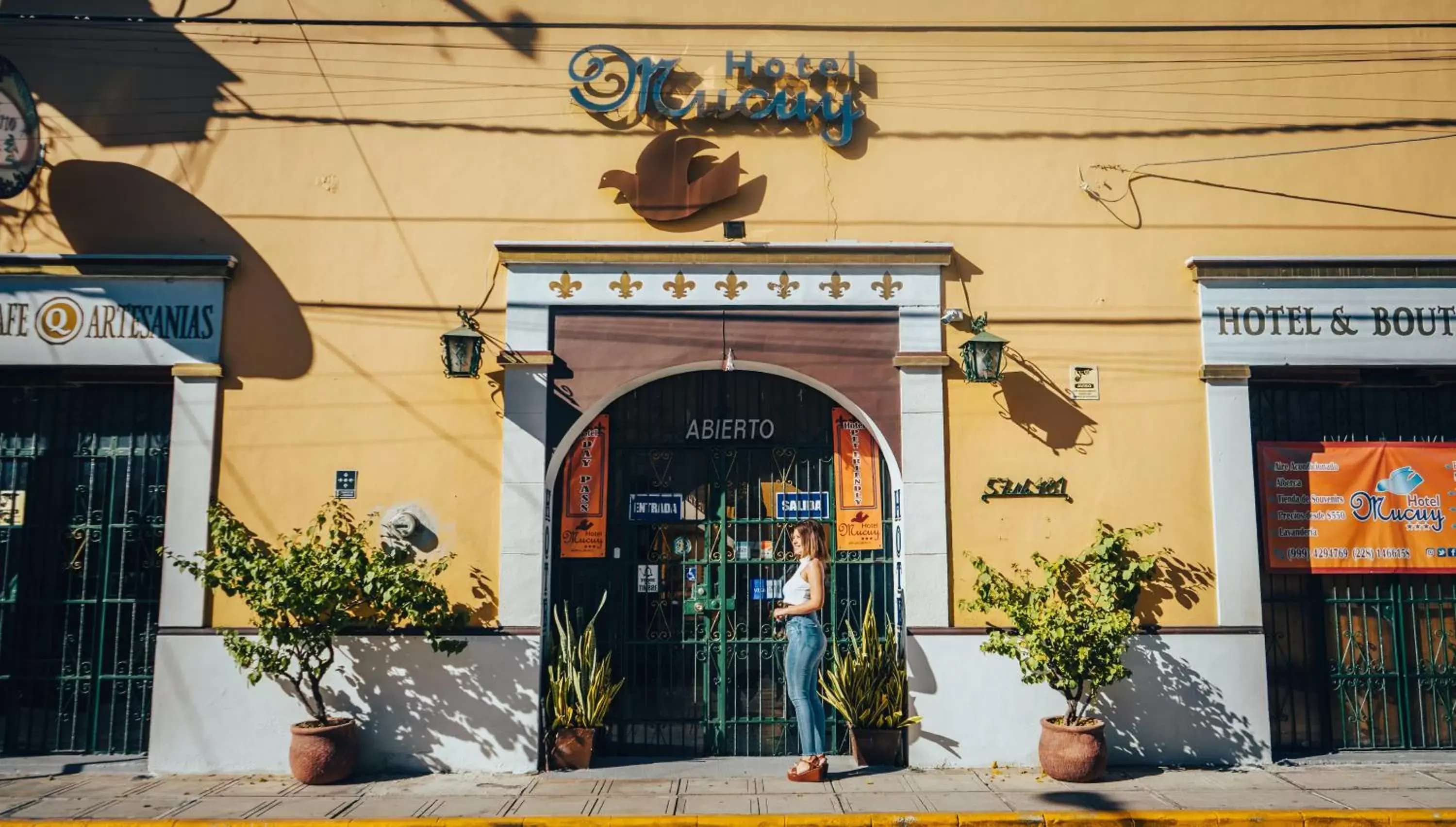 Facade/entrance in Hotel Mucuy Facade/entrance in Hotel Mucuy