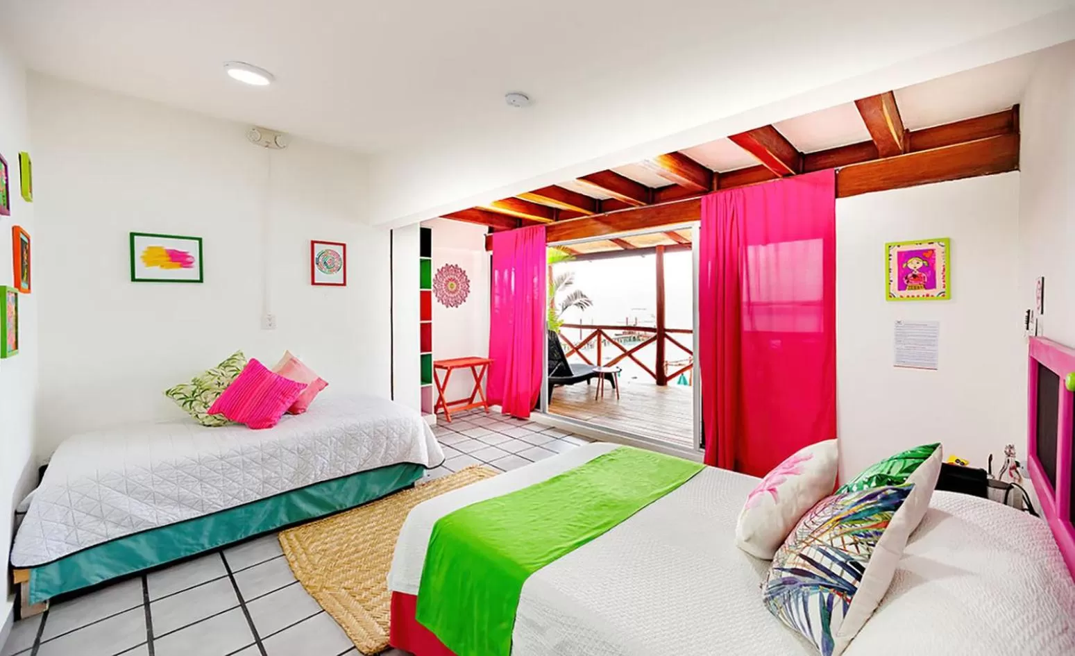 Photo of the whole room, Bed in El Búho Lagoon Bacalar