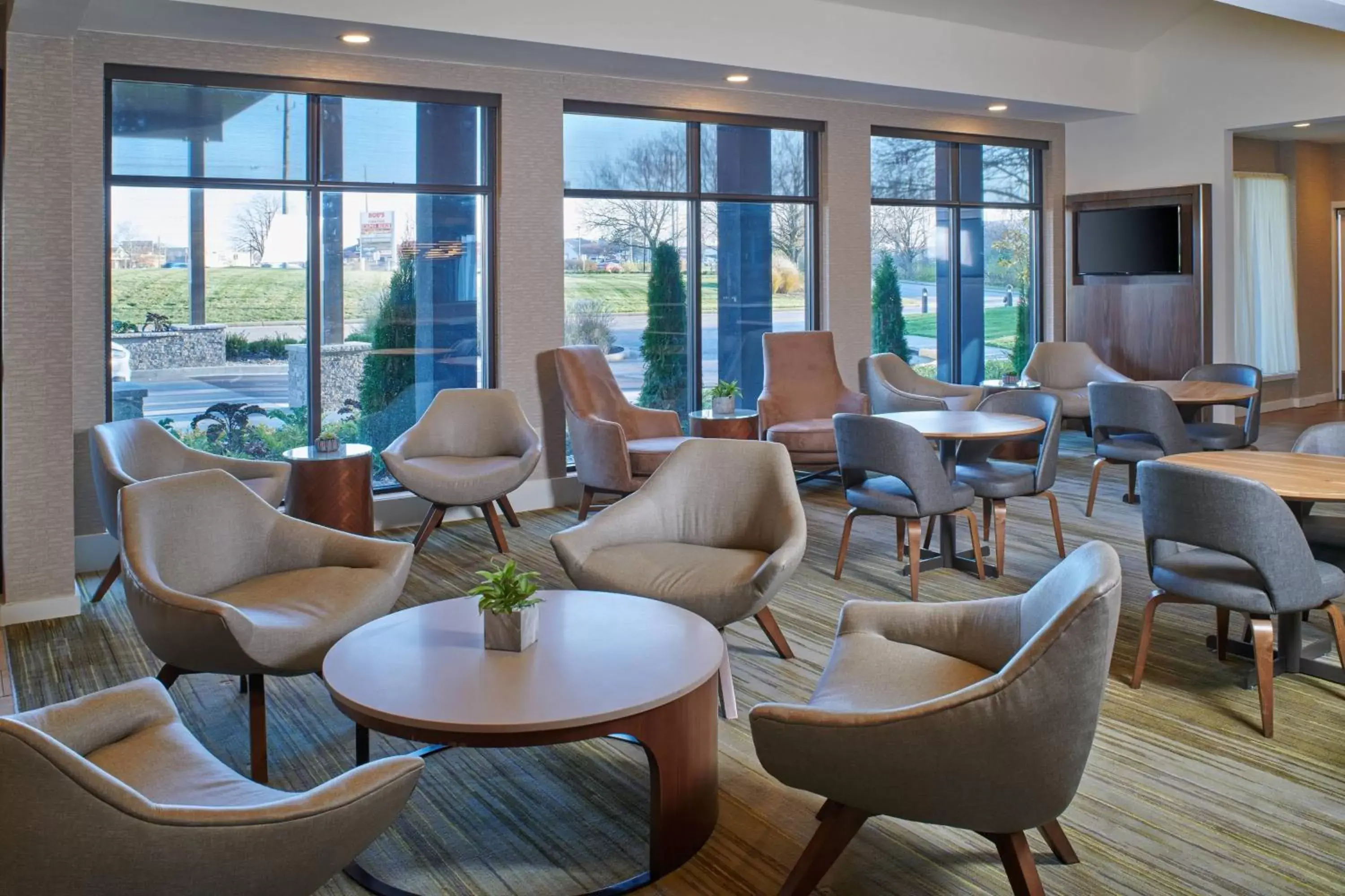 Lobby or reception in Courtyard by Marriott Indianapolis Castleton