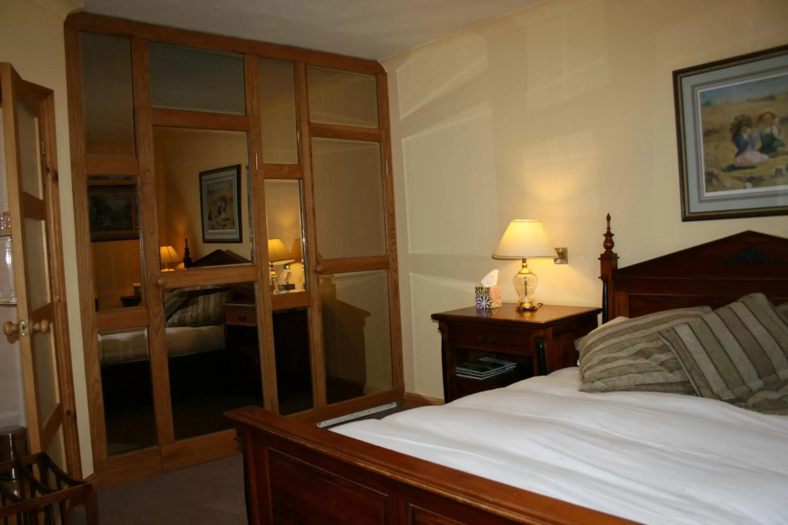 Bedroom, Bed in The Wyvill Arms