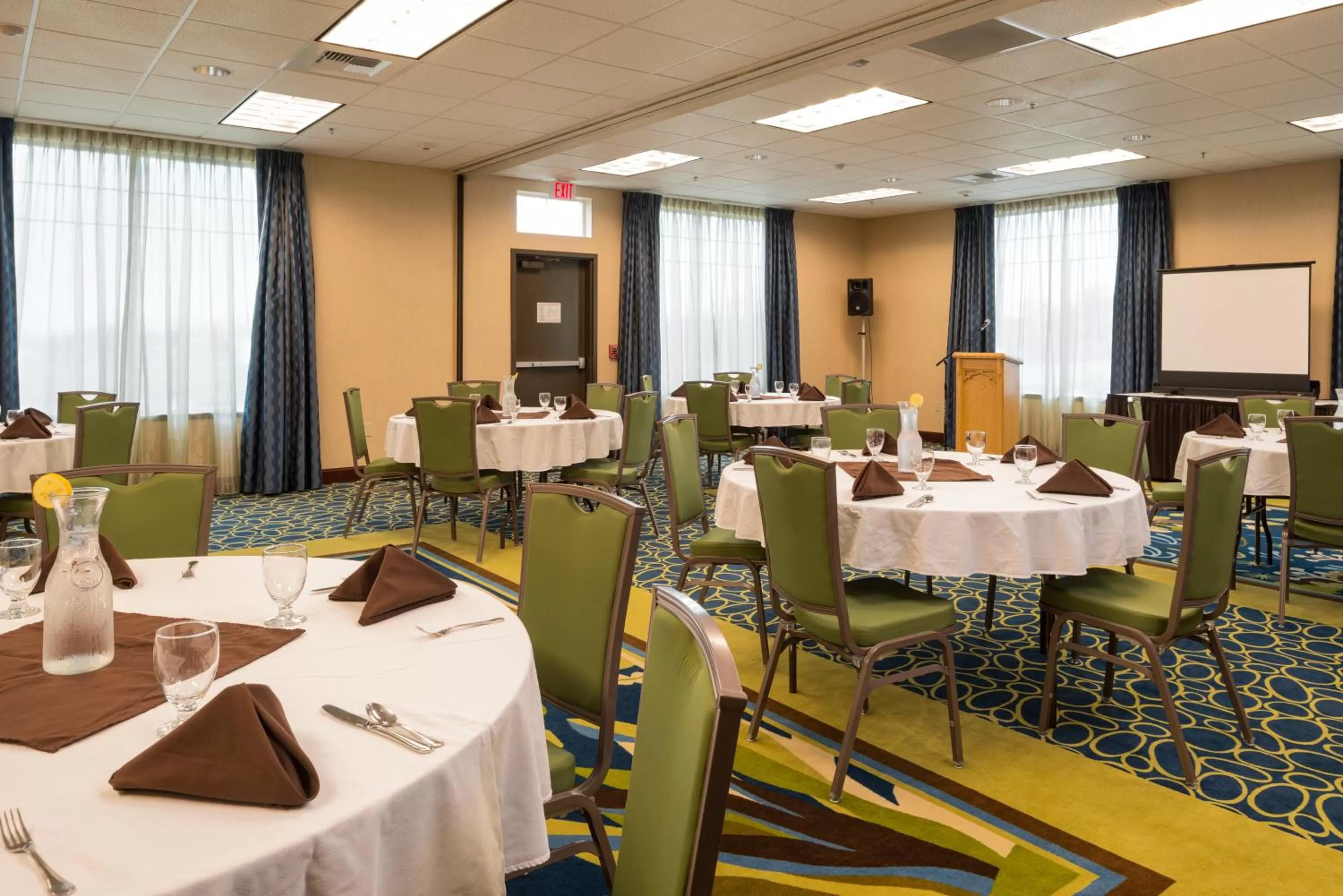 Banquet/Function facilities in Holiday Inn Express Hotel & Suites North Sequim by IHG