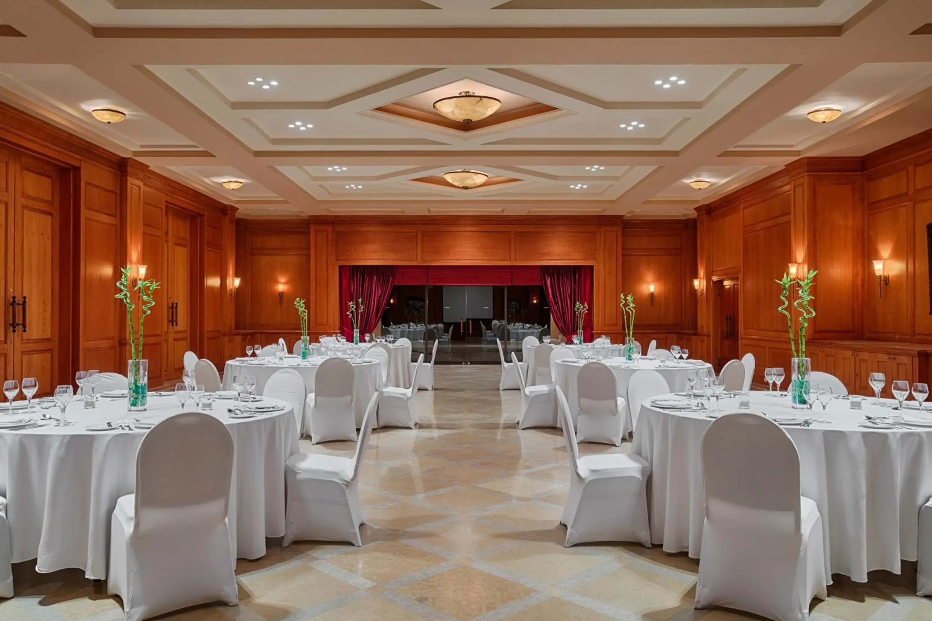 Business facilities, Banquet Facilities in The Cascades Golf Resort, Spa & Thalasso
