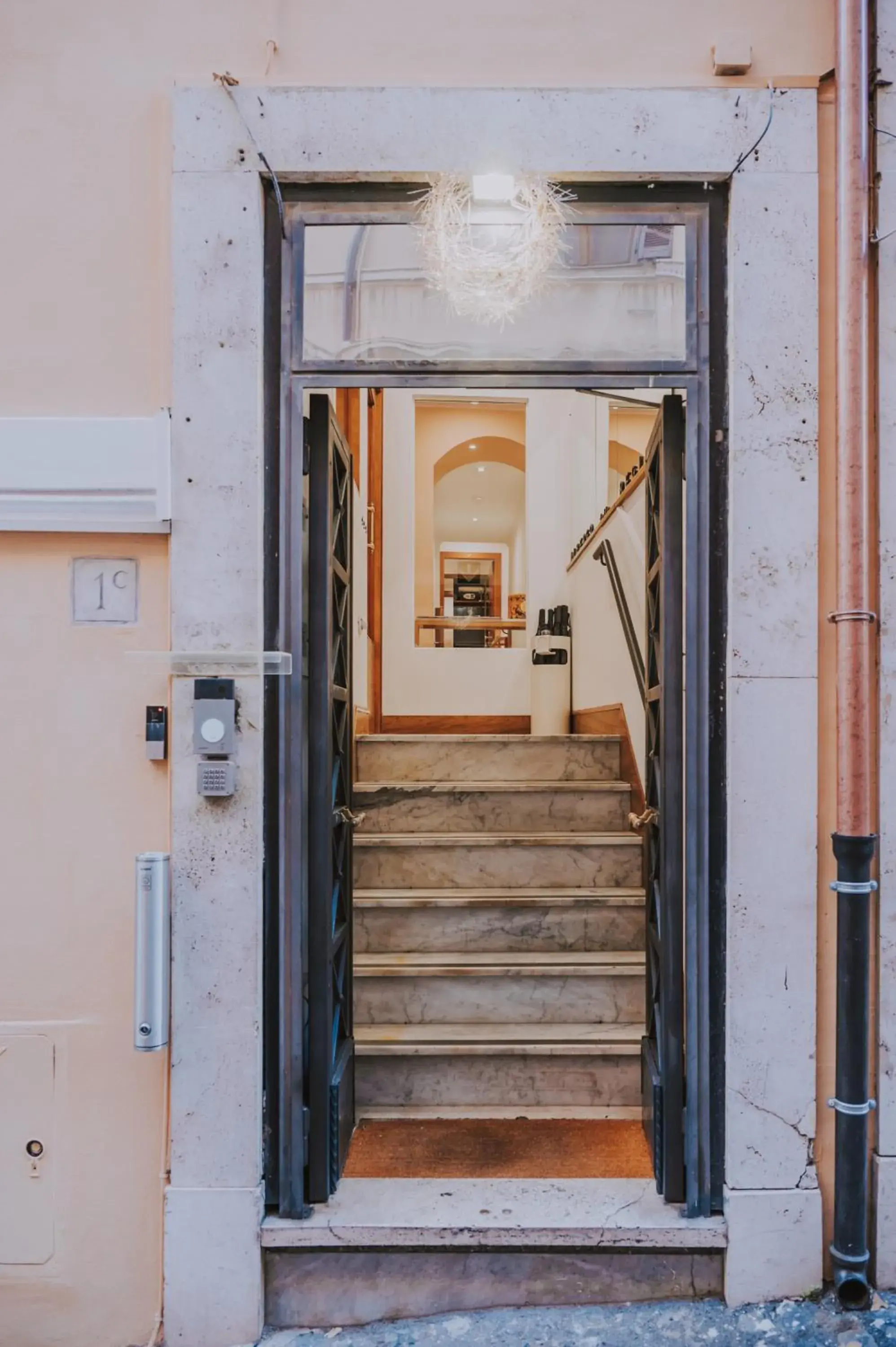 Facade/entrance in Albergo Delle Regioni, Barberini - Fontana di Trevi