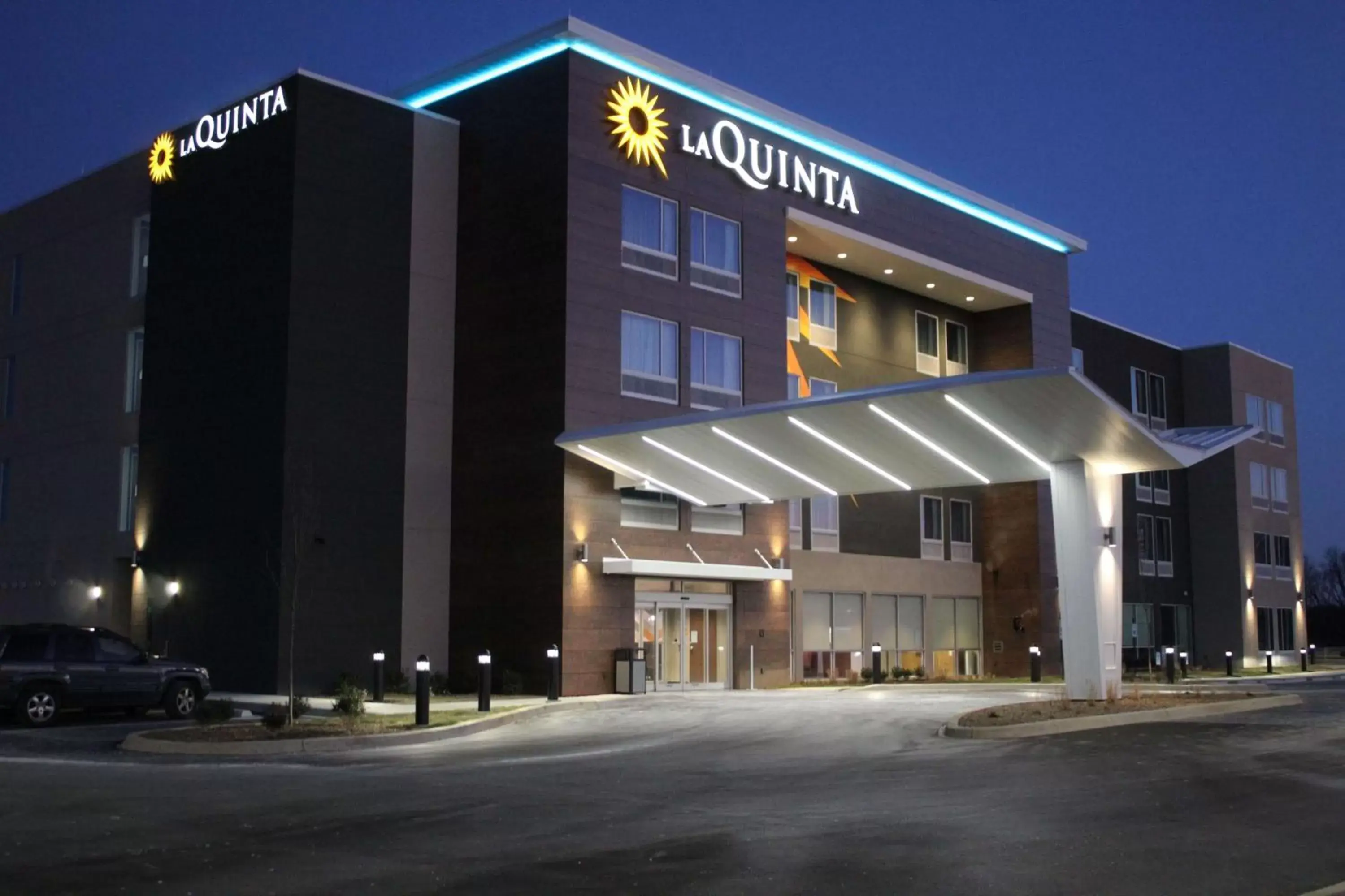 Property building in La Quinta Inn & Suites by Wyndham Bardstown Property building in La Quinta Inn & Suites by Wyndham Bardstown