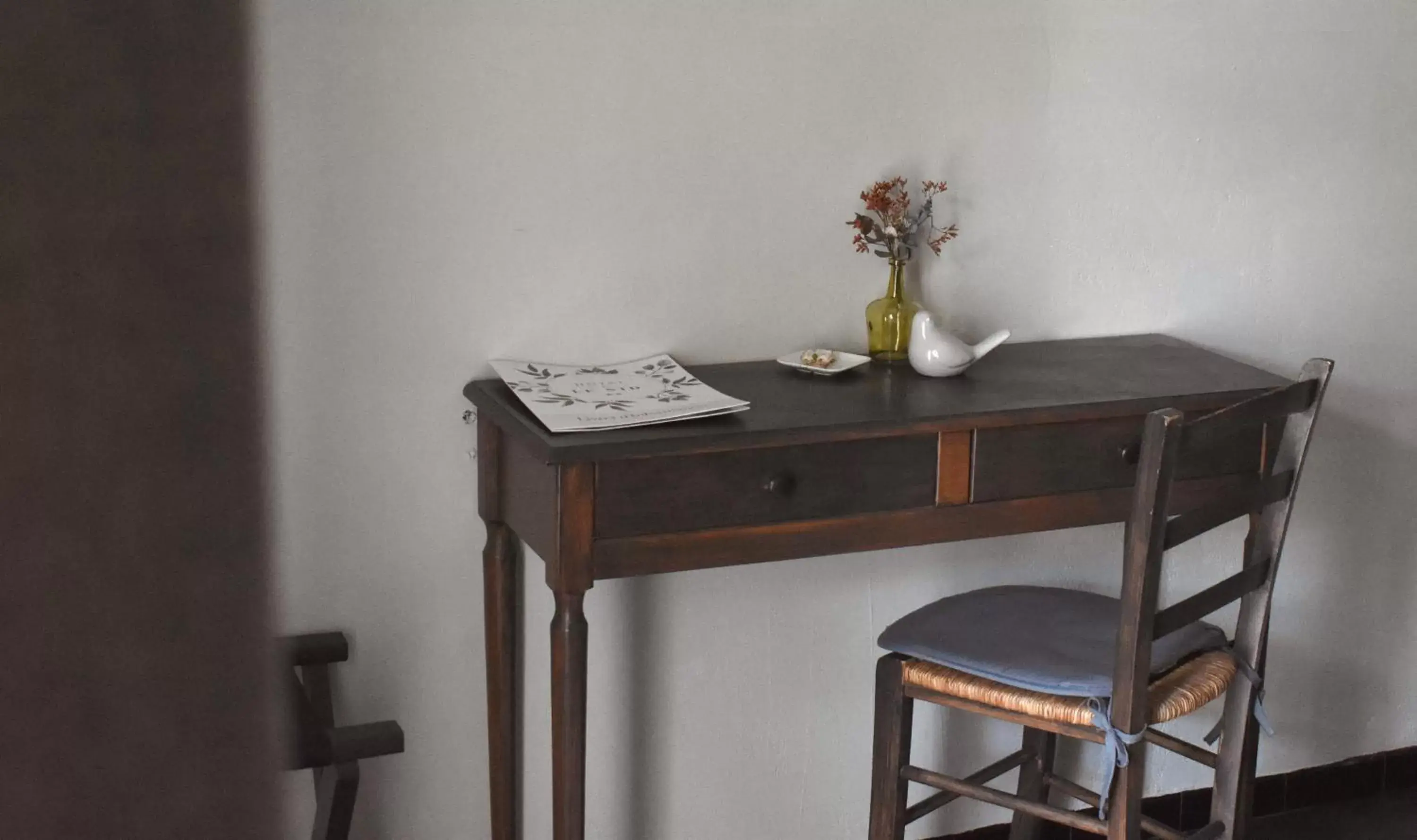 Bedroom, Dining Area in Hôtel le Nid