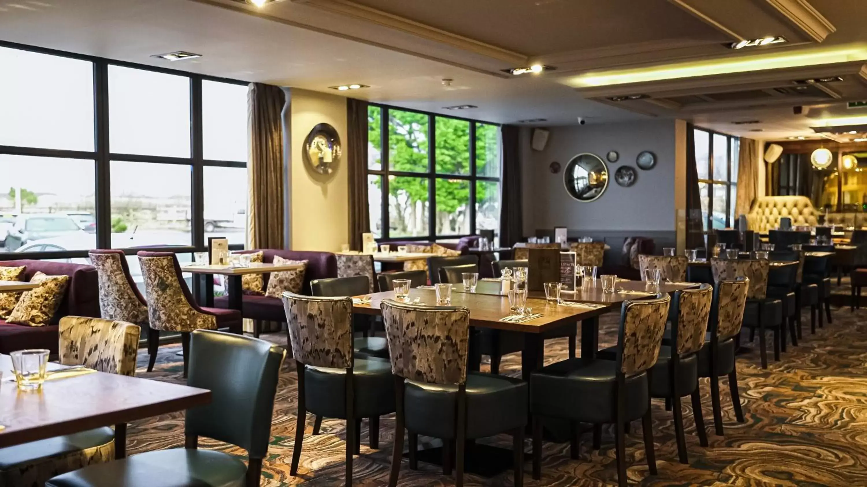 Restaurant/Places to Eat in The Fenwick Hotel