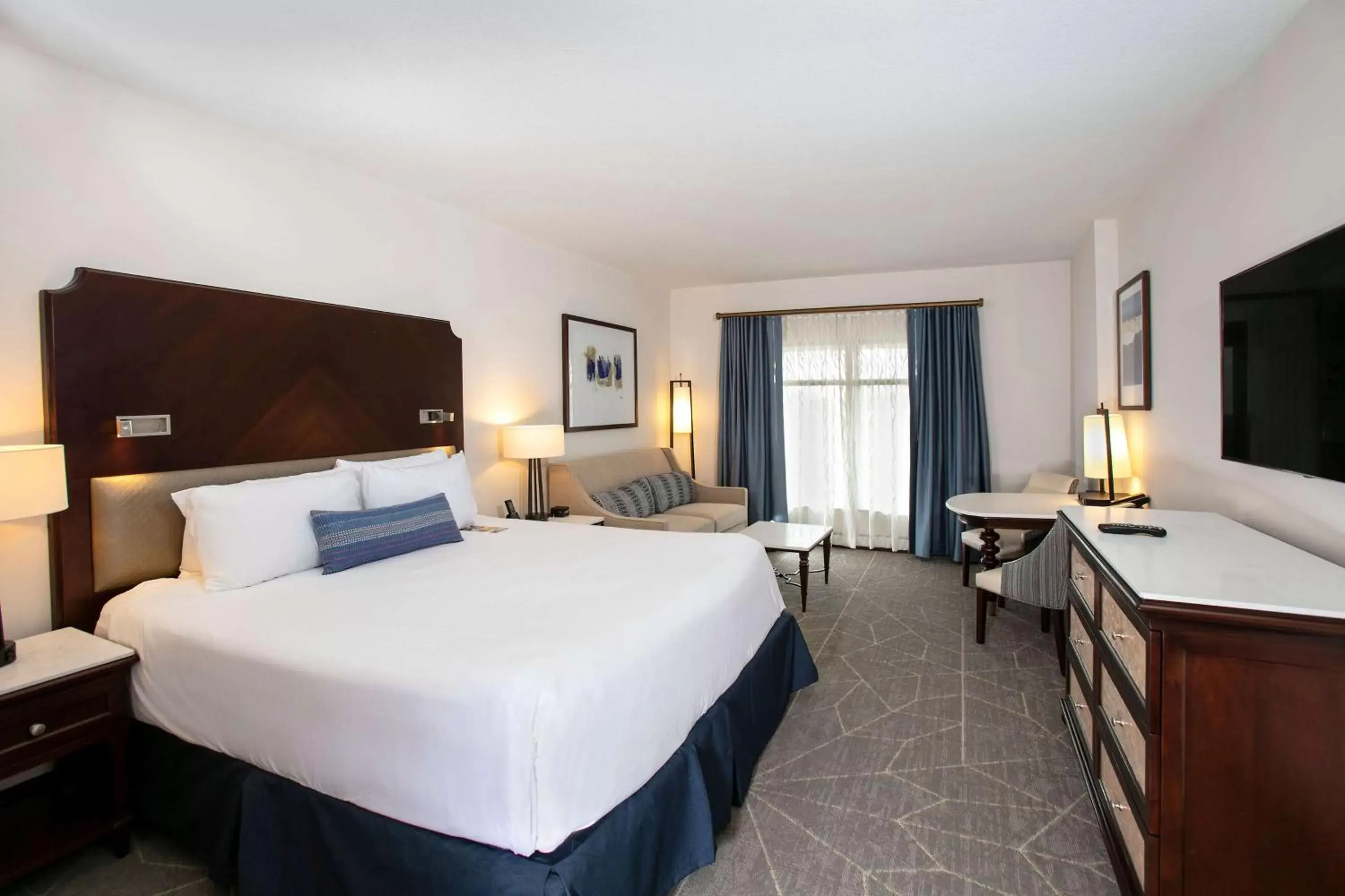 Mobility Accessible King Room with Lake View in Wyndham Grand Orlando Resort Bonnet Creek