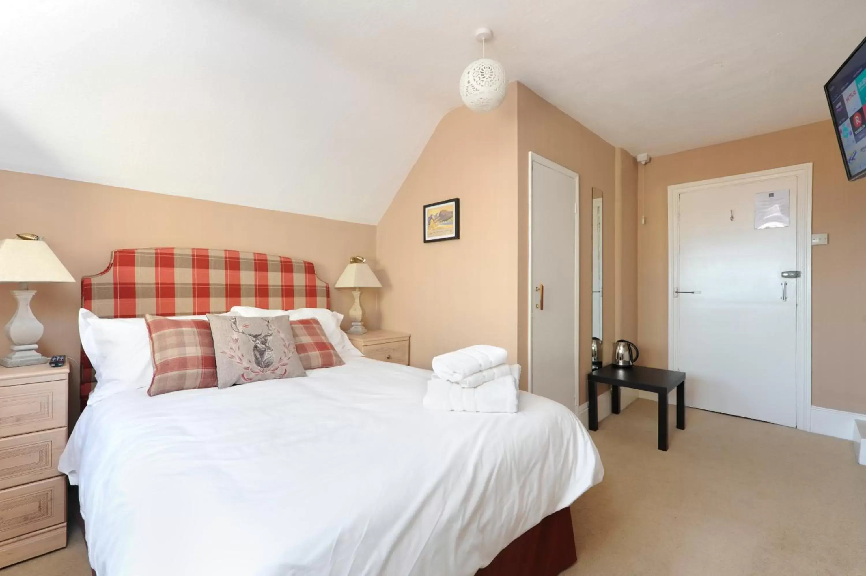 Photo of the whole room, Bed in Bay Tree Broadstairs