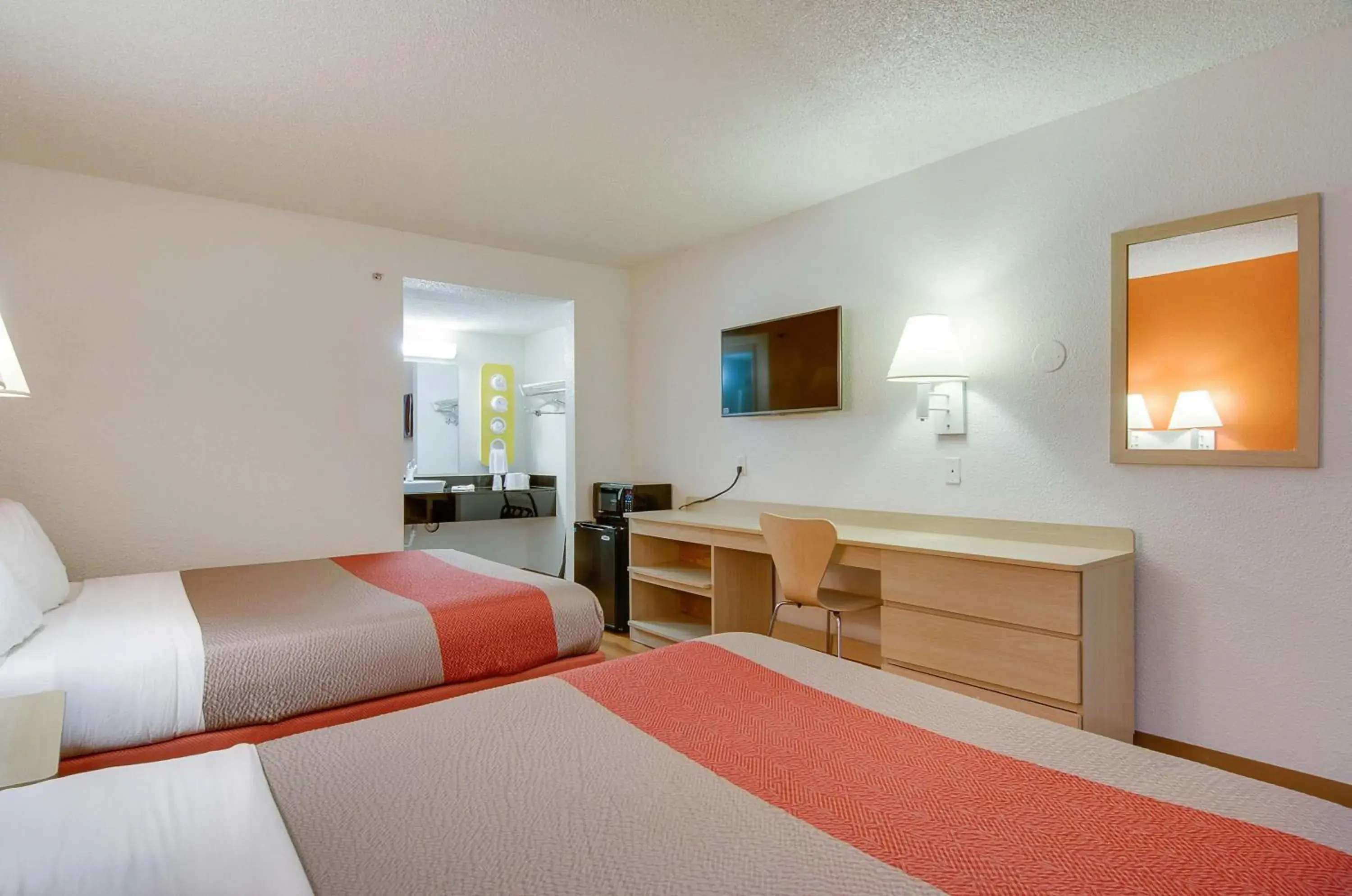 TV and multimedia, Room Photo in Motel 6-Tacoma, WA - South