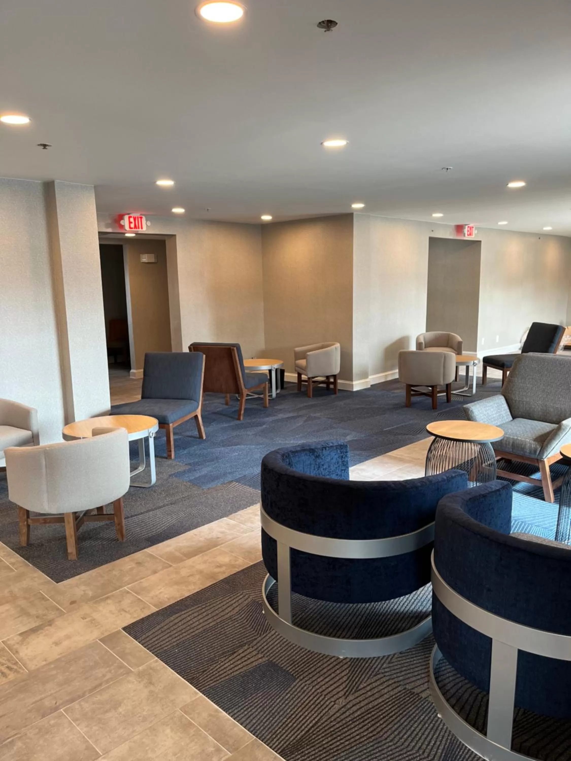 Lobby or reception in La Quinta by Wyndham Nashville Airport