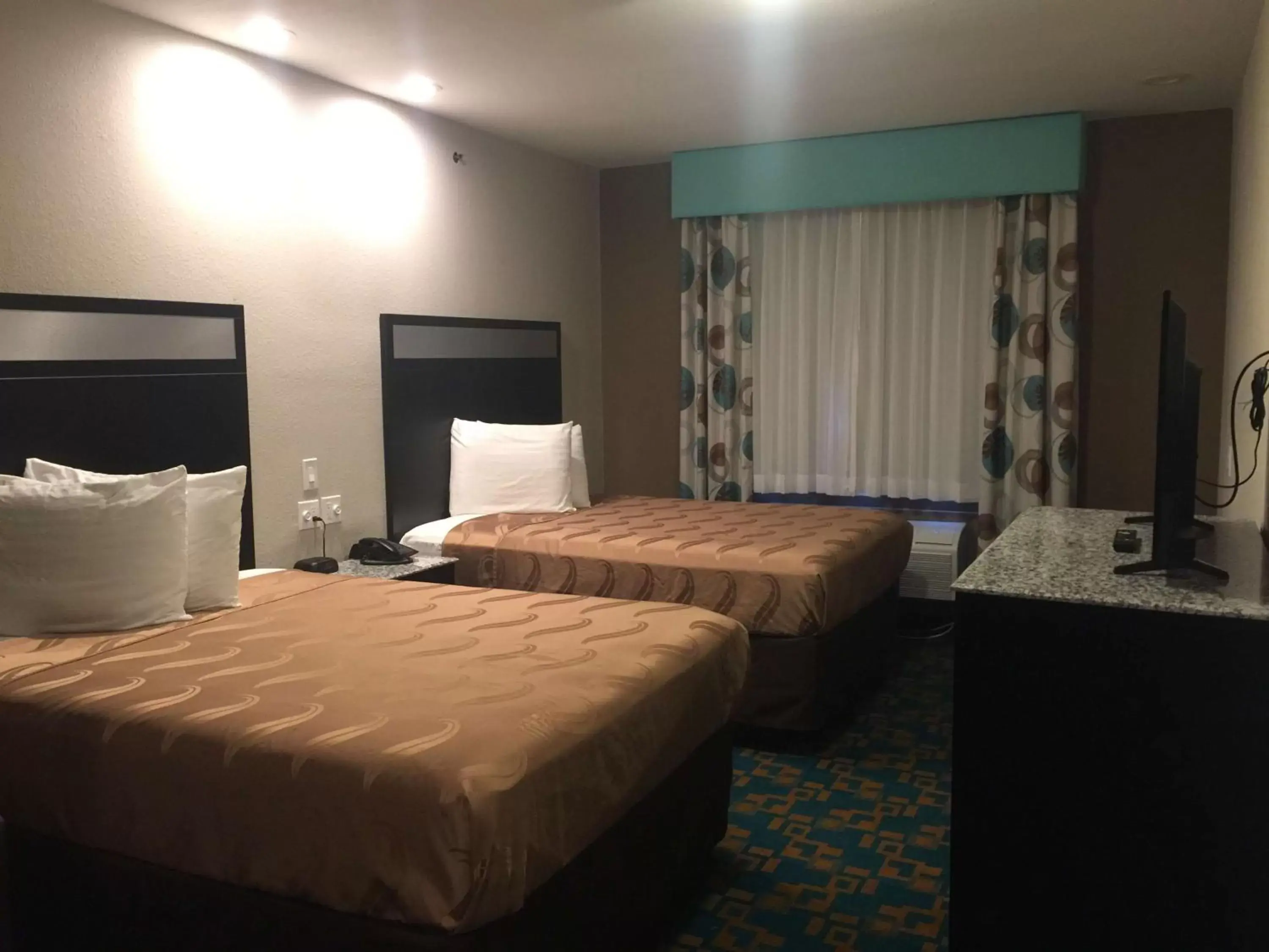 Photo of the whole room, Bed in SureStay Hotel by Best Western Brownsville