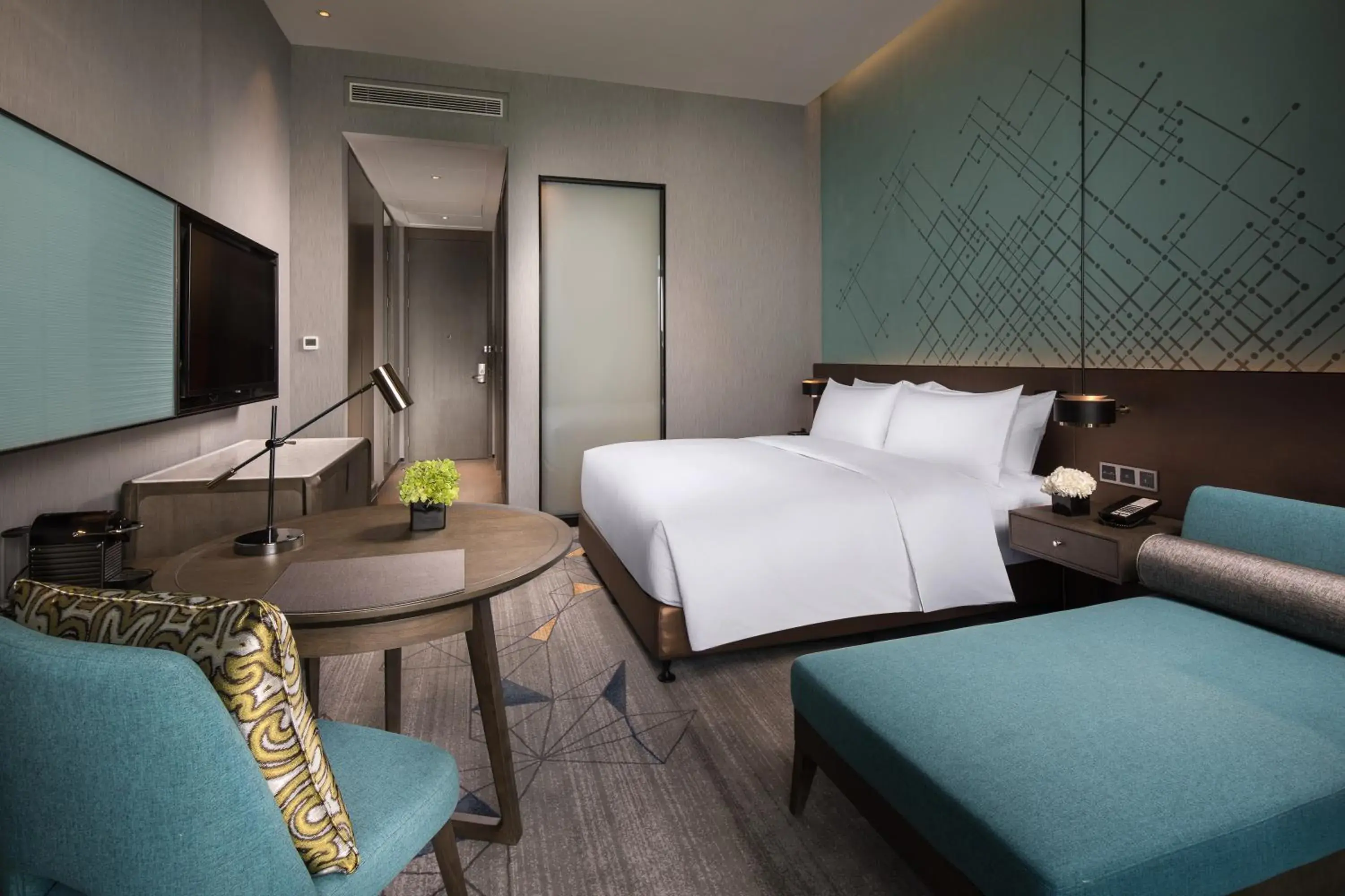 Property building, Bed in Doubletree By Hilton Qingdao Oriental Movie Metropolis Property building, Bed in Doubletree By Hilton Qingdao Oriental Movie Metropolis