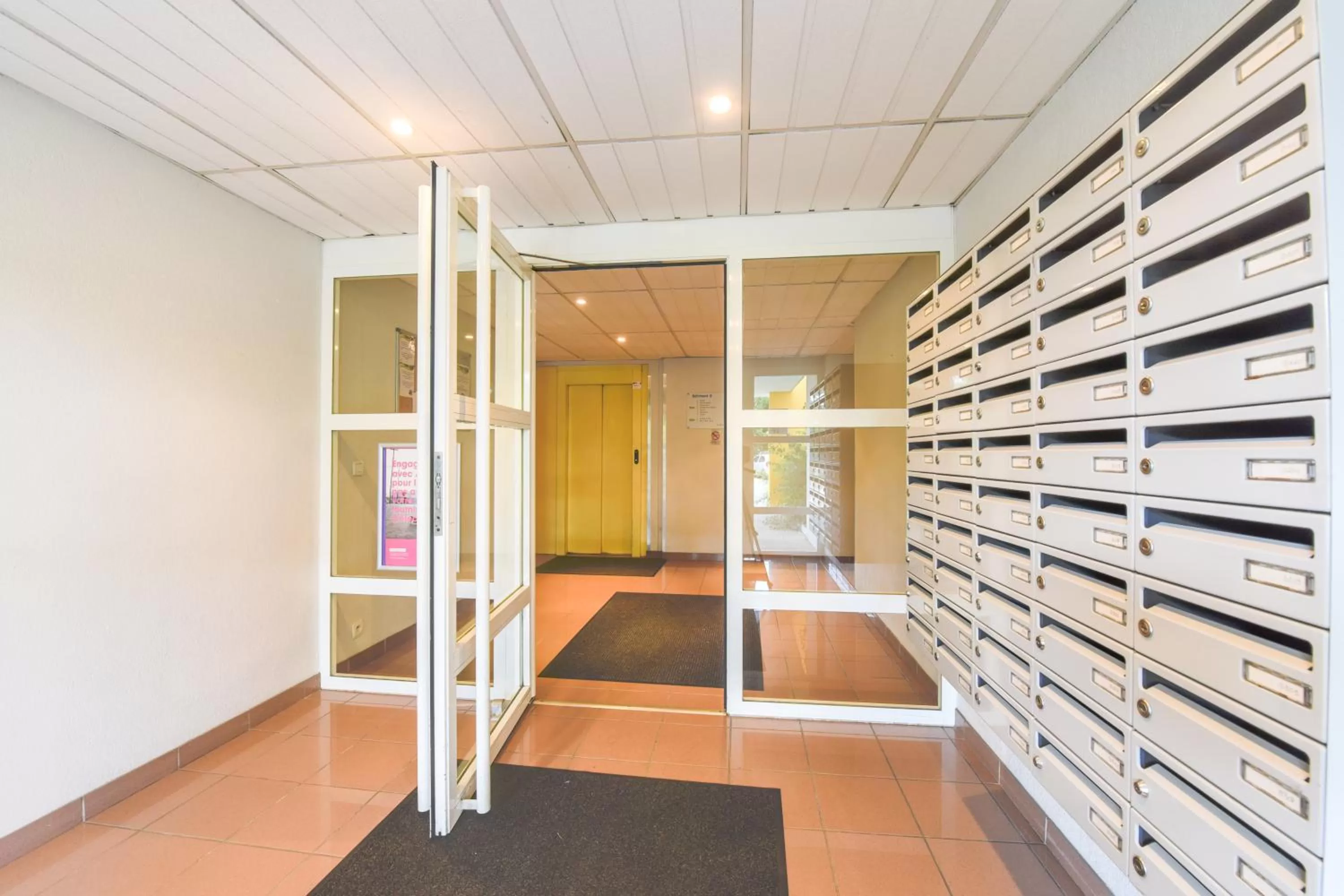 Lobby or reception in Résidence Columba - Apparts meublés Agen Sud