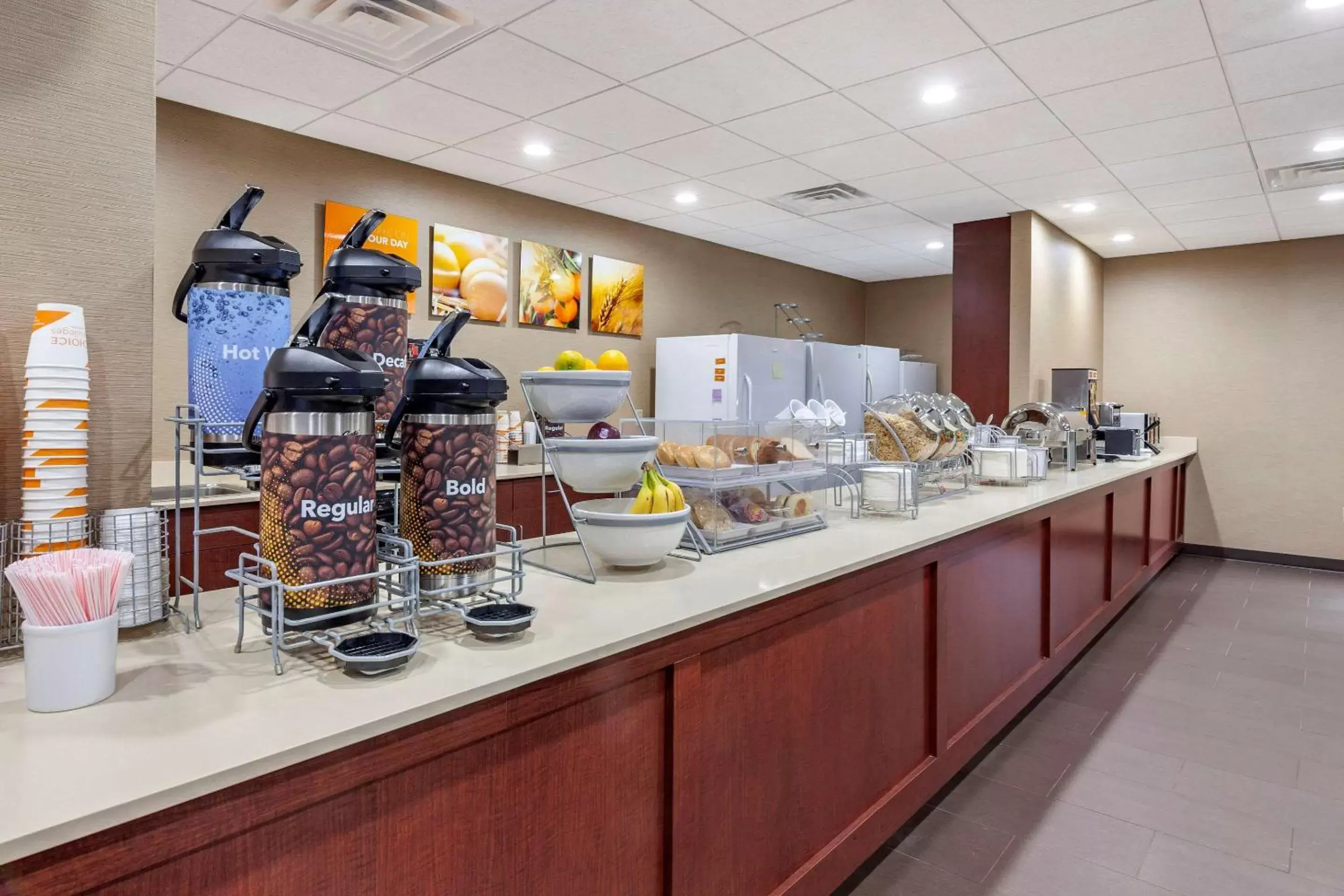 Restaurant/places to eat in Comfort Suites Escanaba