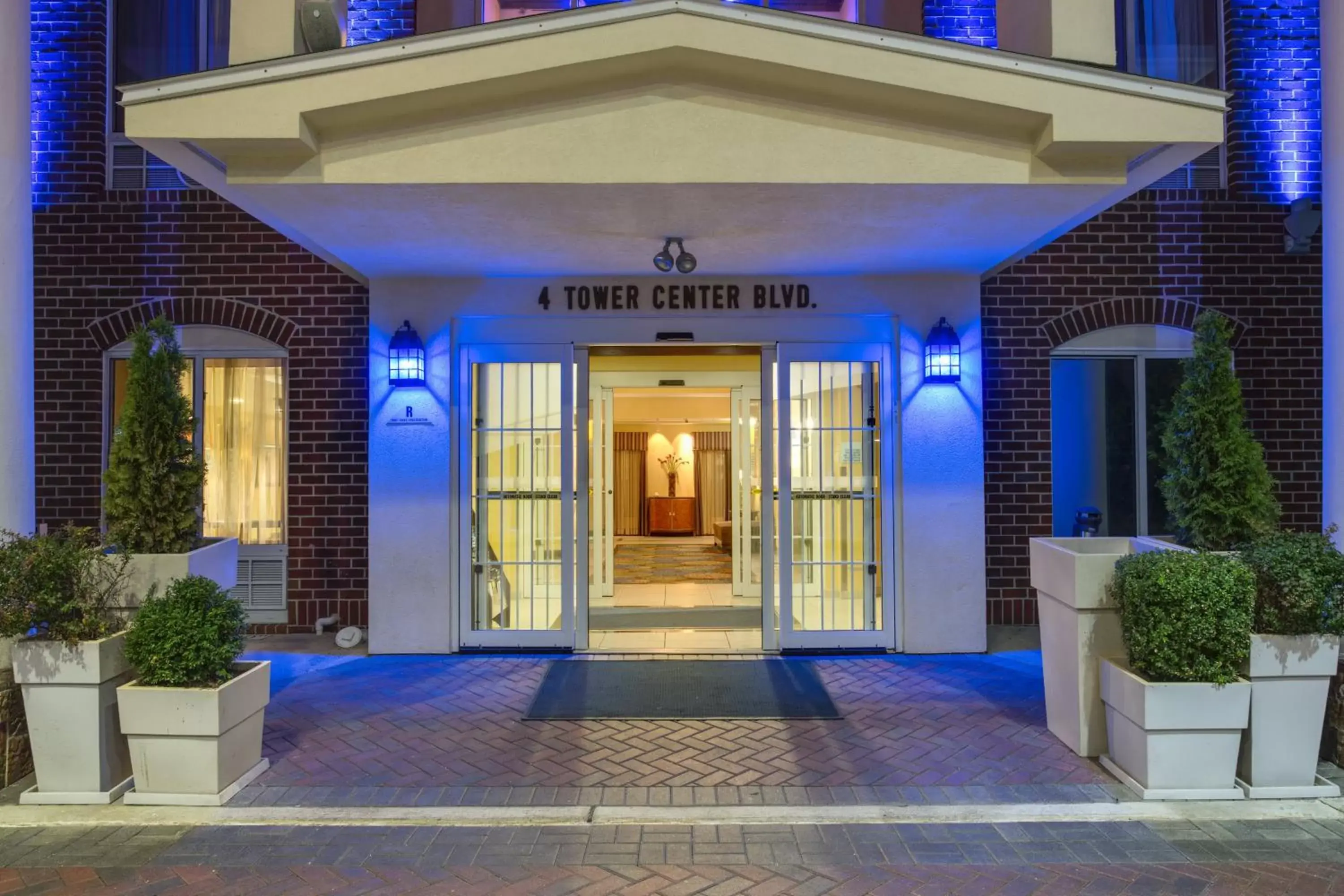 Property building in Holiday Inn Express Tower Center New Brunswick by IHG Property building in Holiday Inn Express Tower Center New Brunswick by IHG