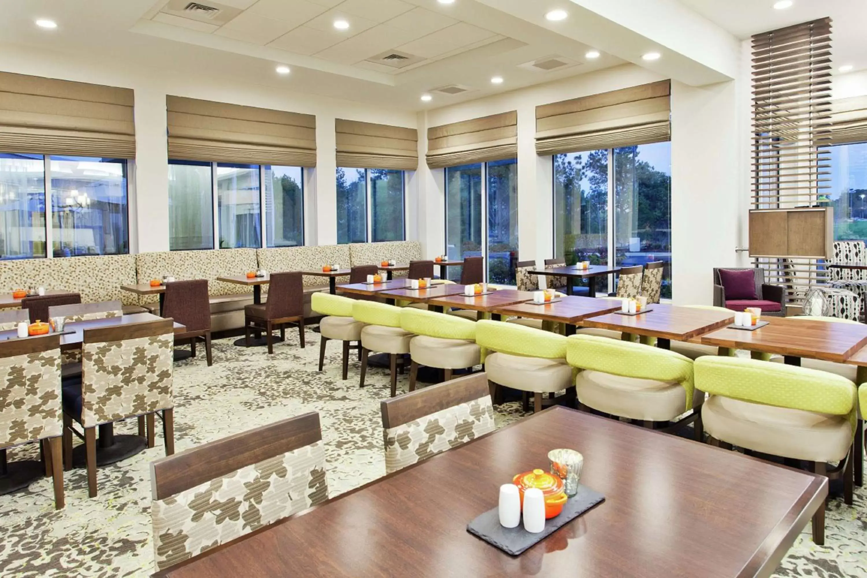 Restaurant/Places to Eat in Hilton Garden Inn Montgomery - EastChase