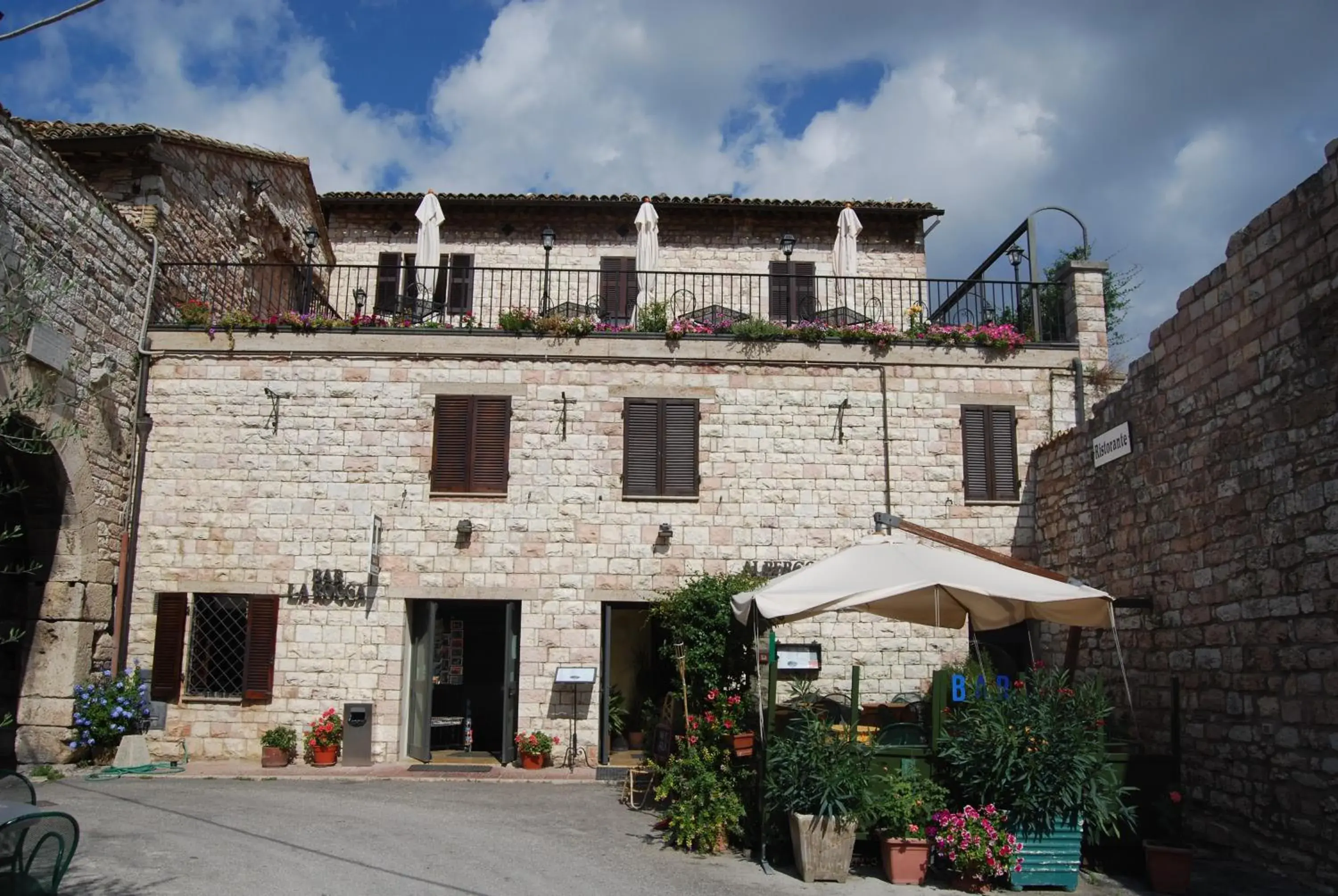 Property Building in Albergo La Rocca