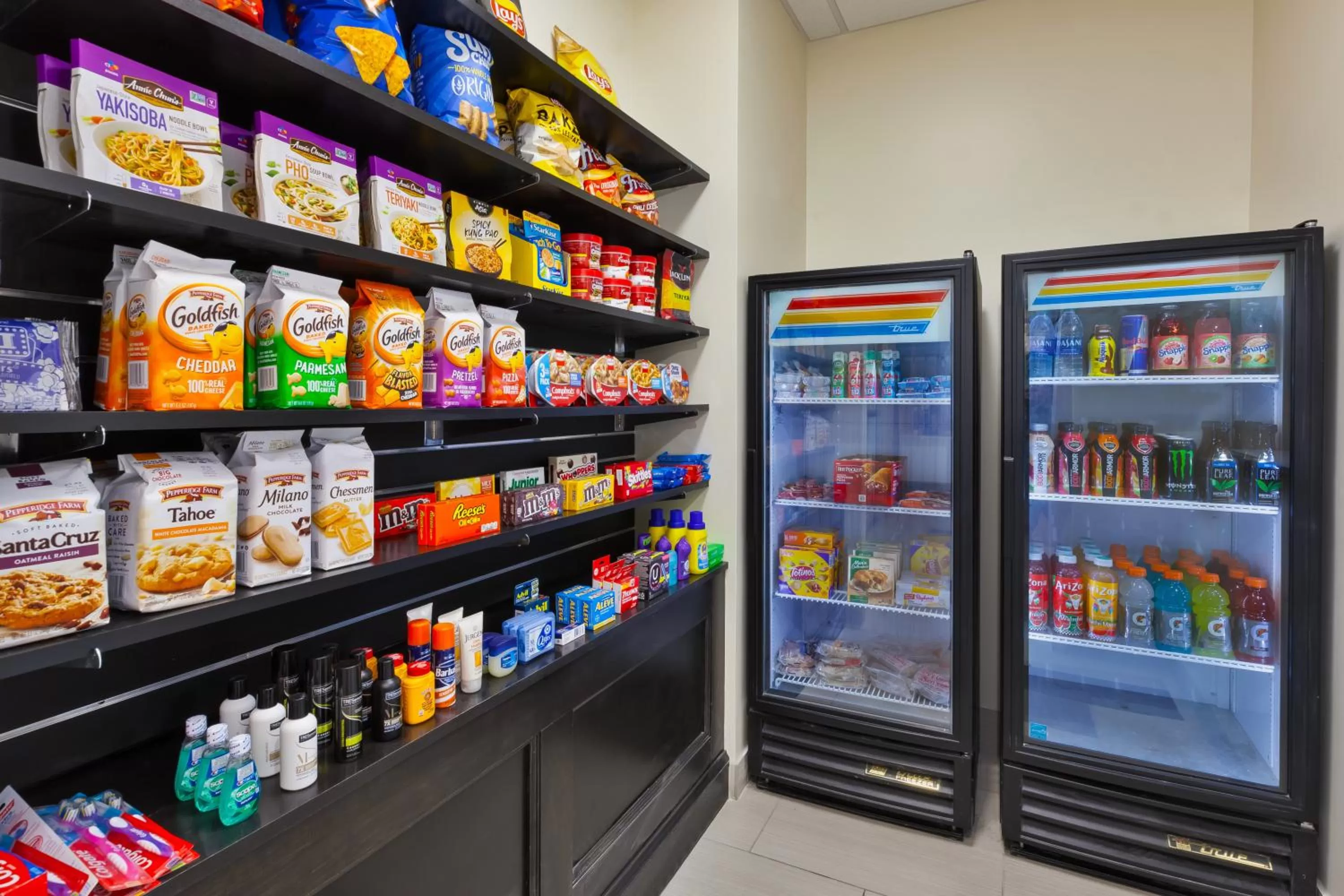 On-site shops in Holiday Inn Express & Suites - Effingham by IHG