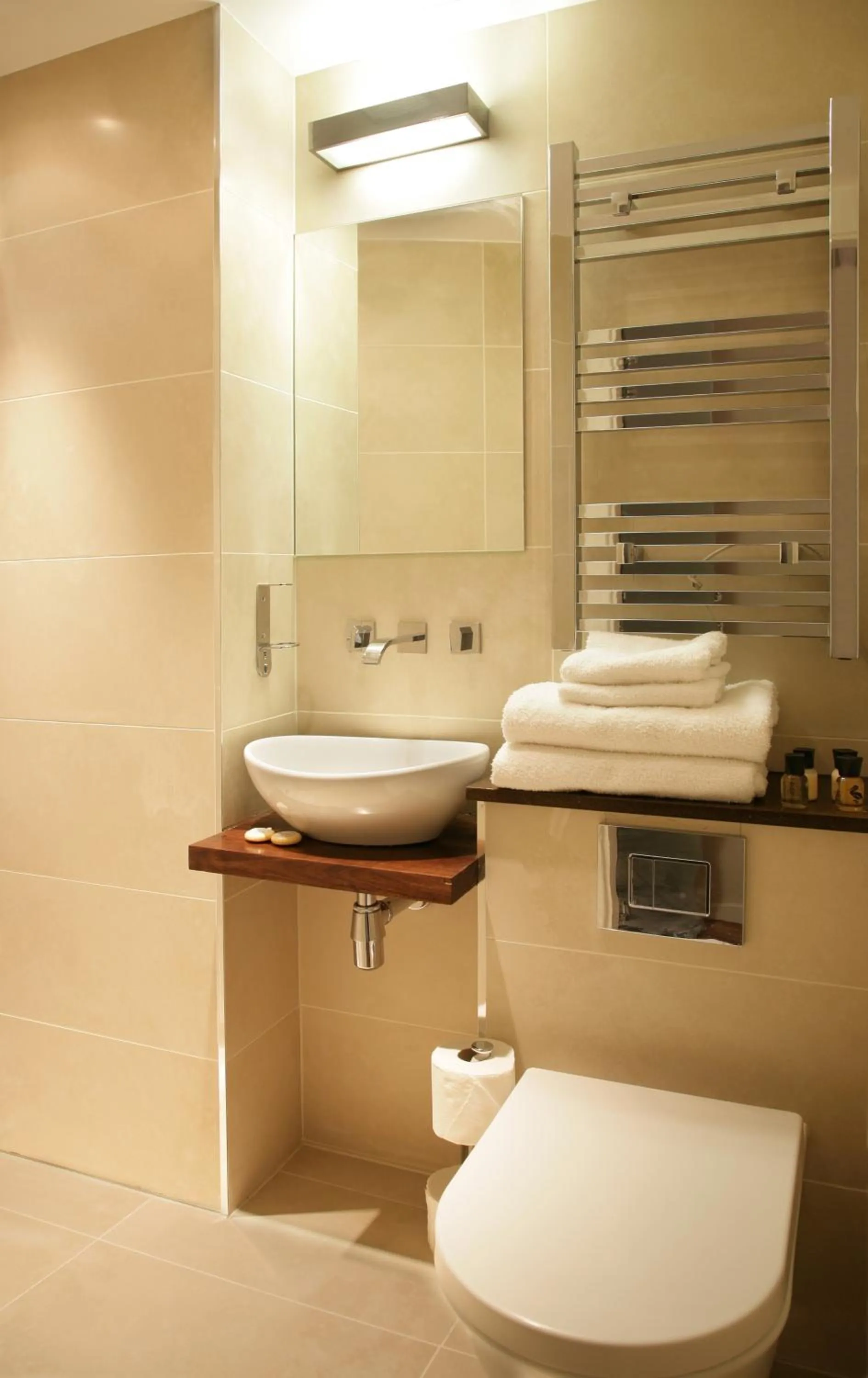 Bathroom in The Jade