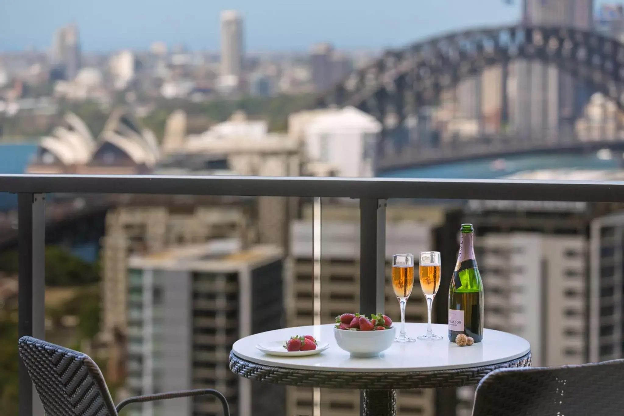 Balcony/Terrace in Meriton Suites North Sydney