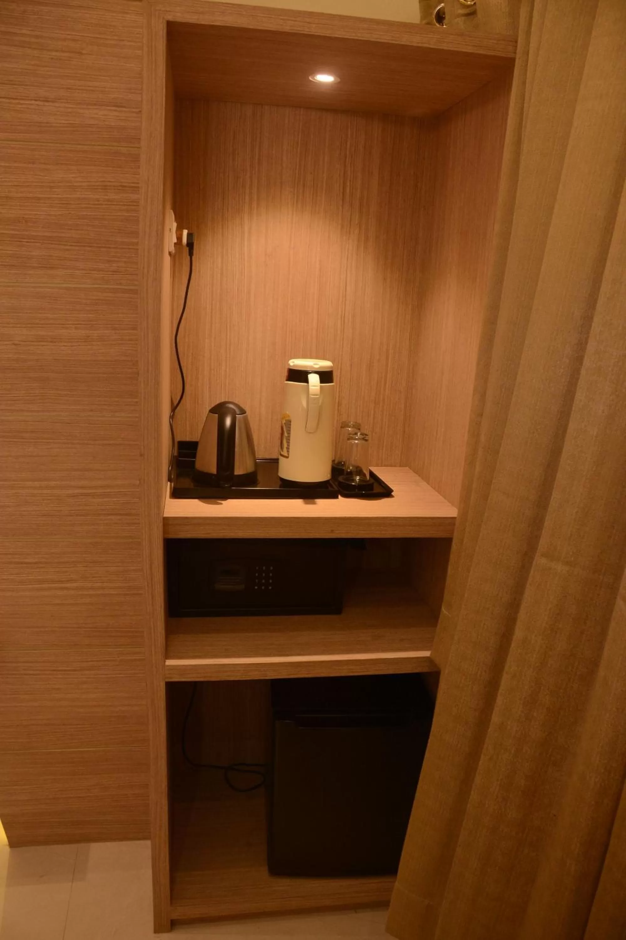 Coffee/Tea Facilities in Hotel Bharat