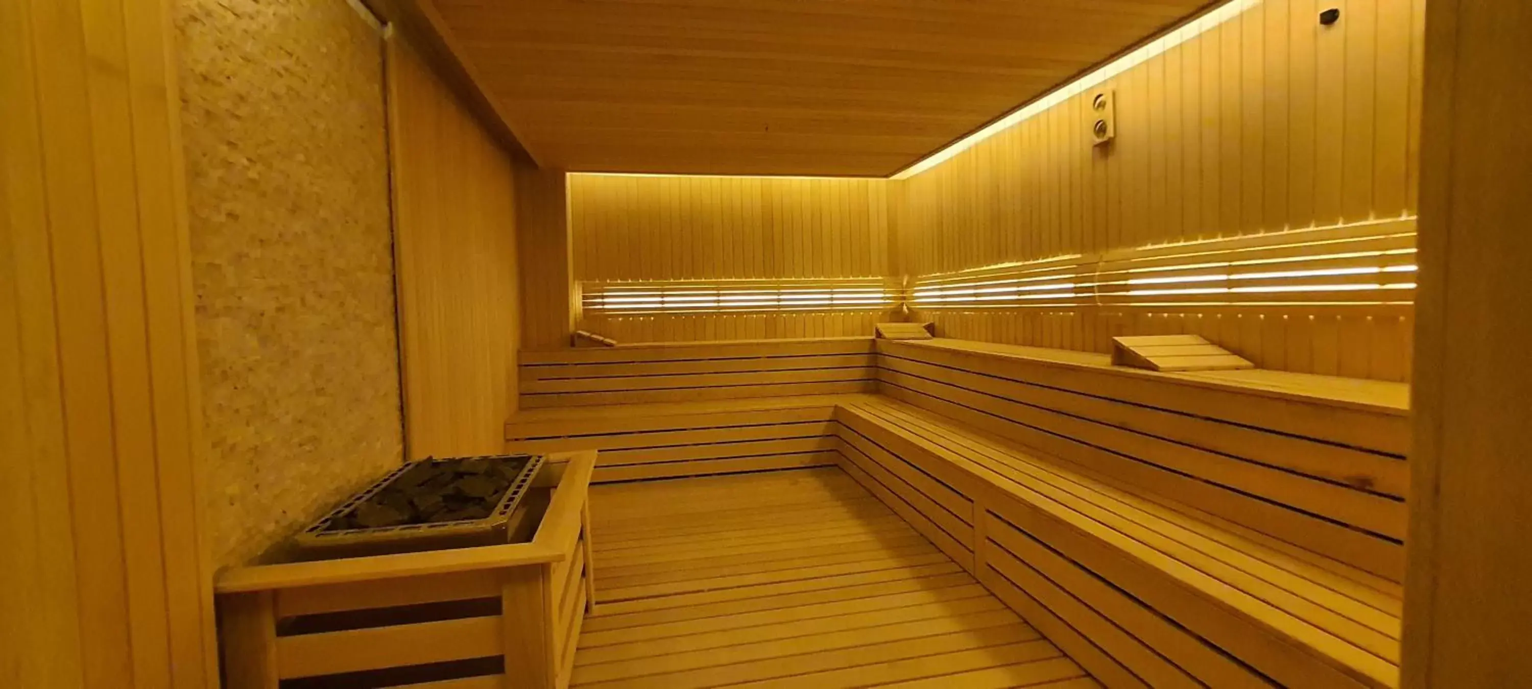 Sauna in Ramada Plaza by Wyndham Silivri