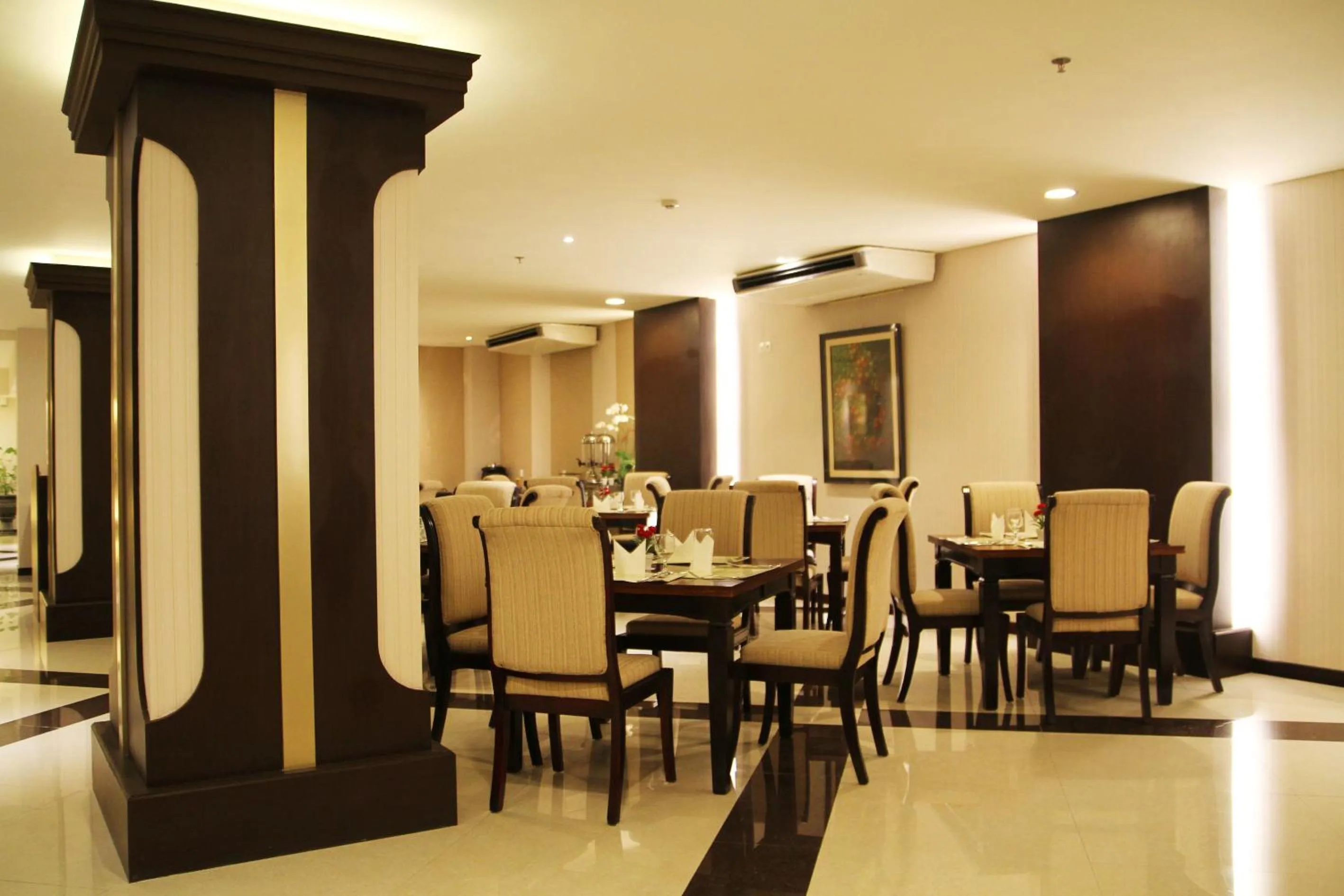 Restaurant/places to eat in Varna Culture Hotel Soerabaia