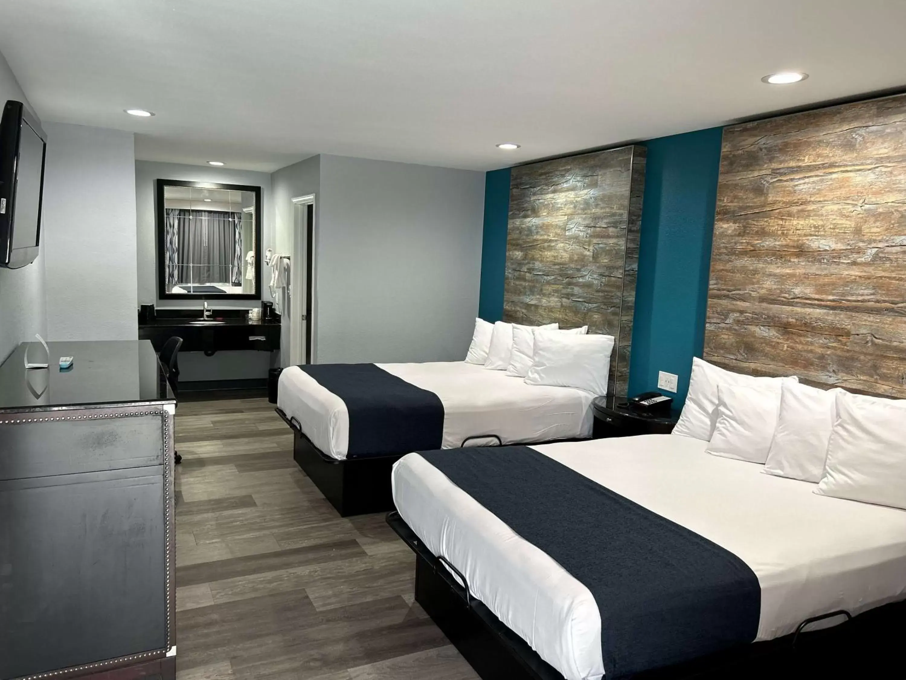 Bedroom, Bed in SureStay Hotel by Best Western Buena Park Anaheim