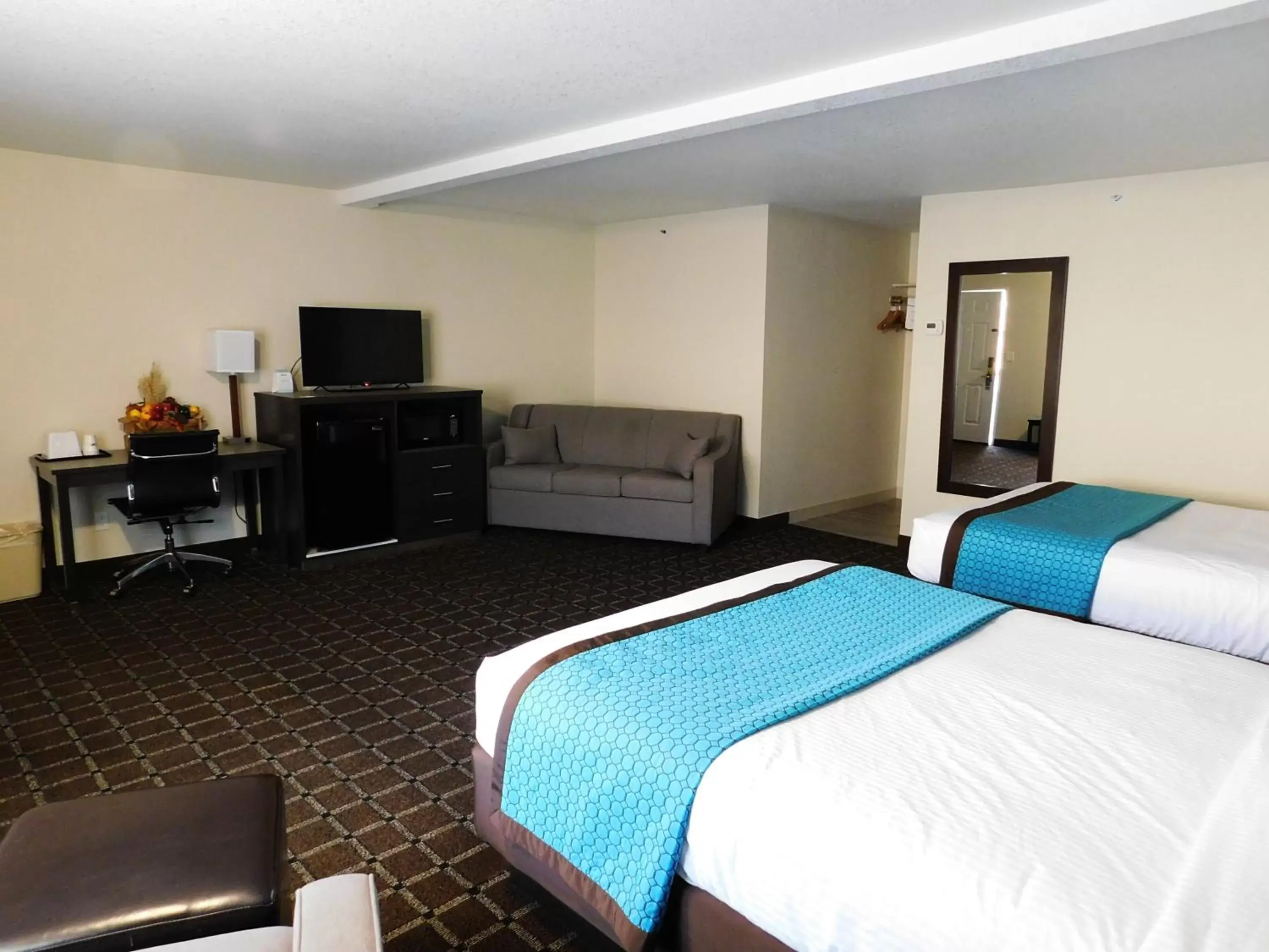 TV/Entertainment Center in Travelodge by Wyndham Angels Camp CA