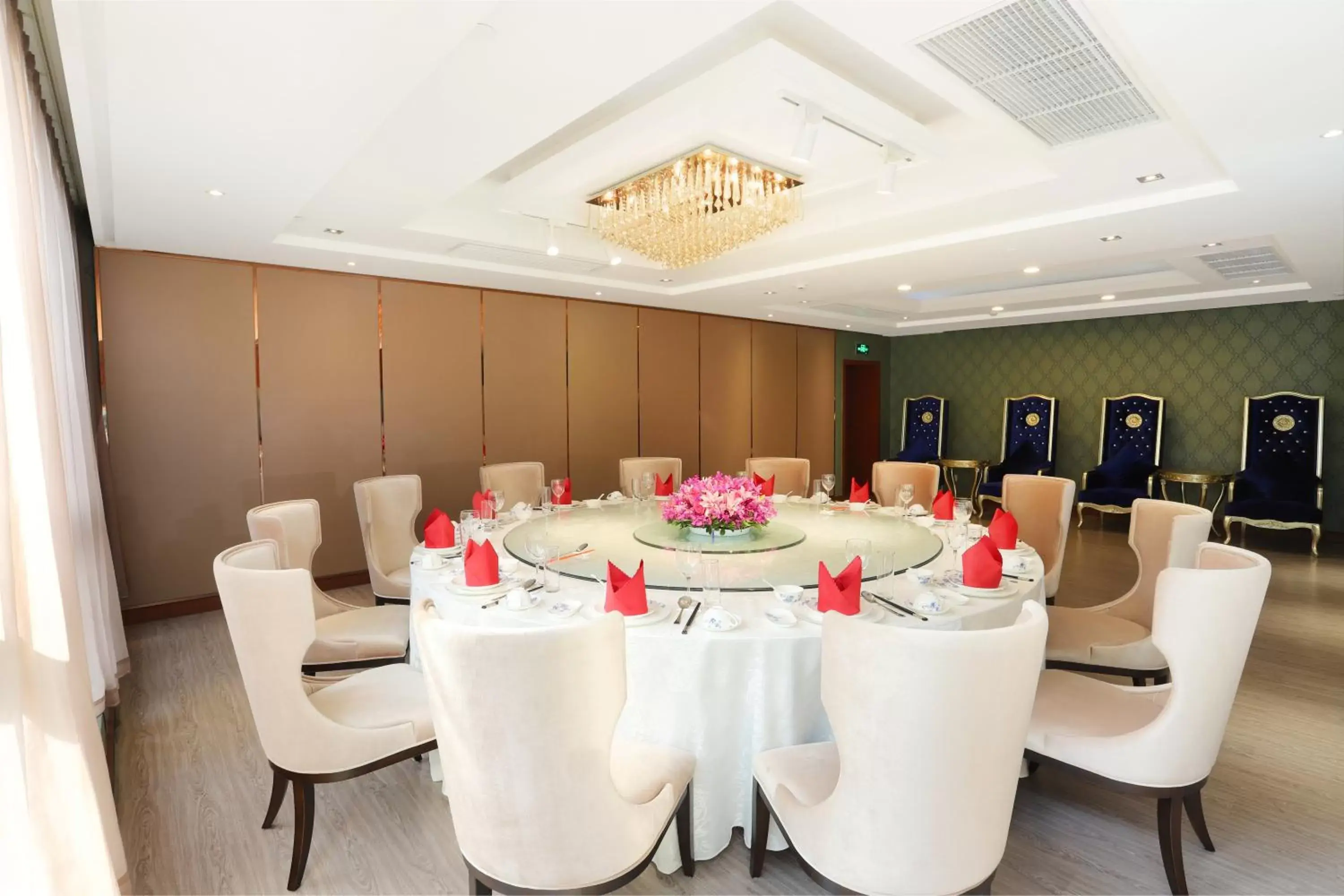 Restaurant/places to eat, Banquet Facilities in Holiday Inn Shanghai Pudong Nanpu, an IHG Hotel