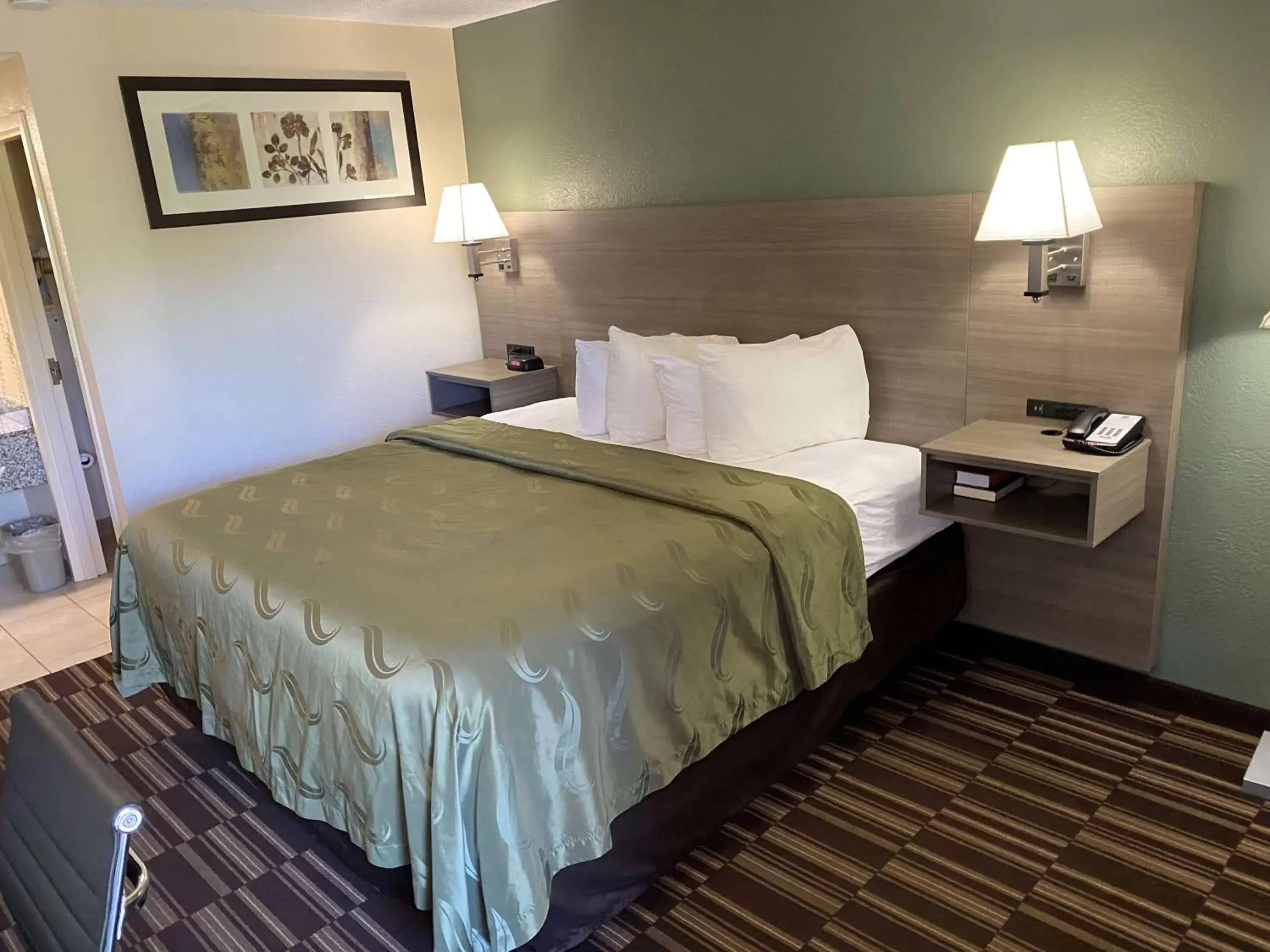 Photo of the whole room, Bed in SureStay Hotel by Best Western Fort Pierce