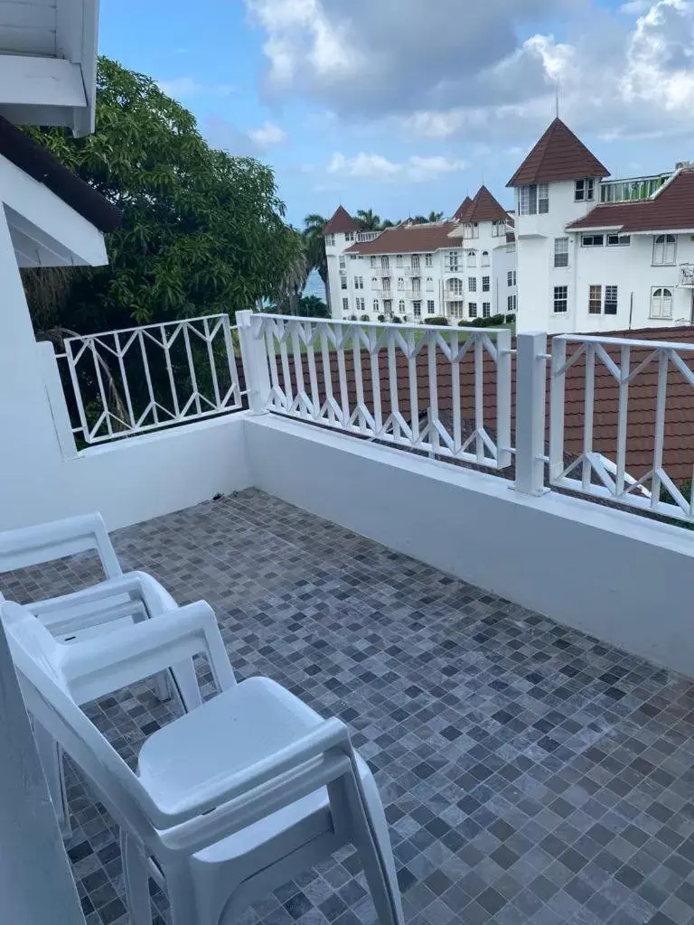 Balcony/Terrace in Seacastles by the beach/pool