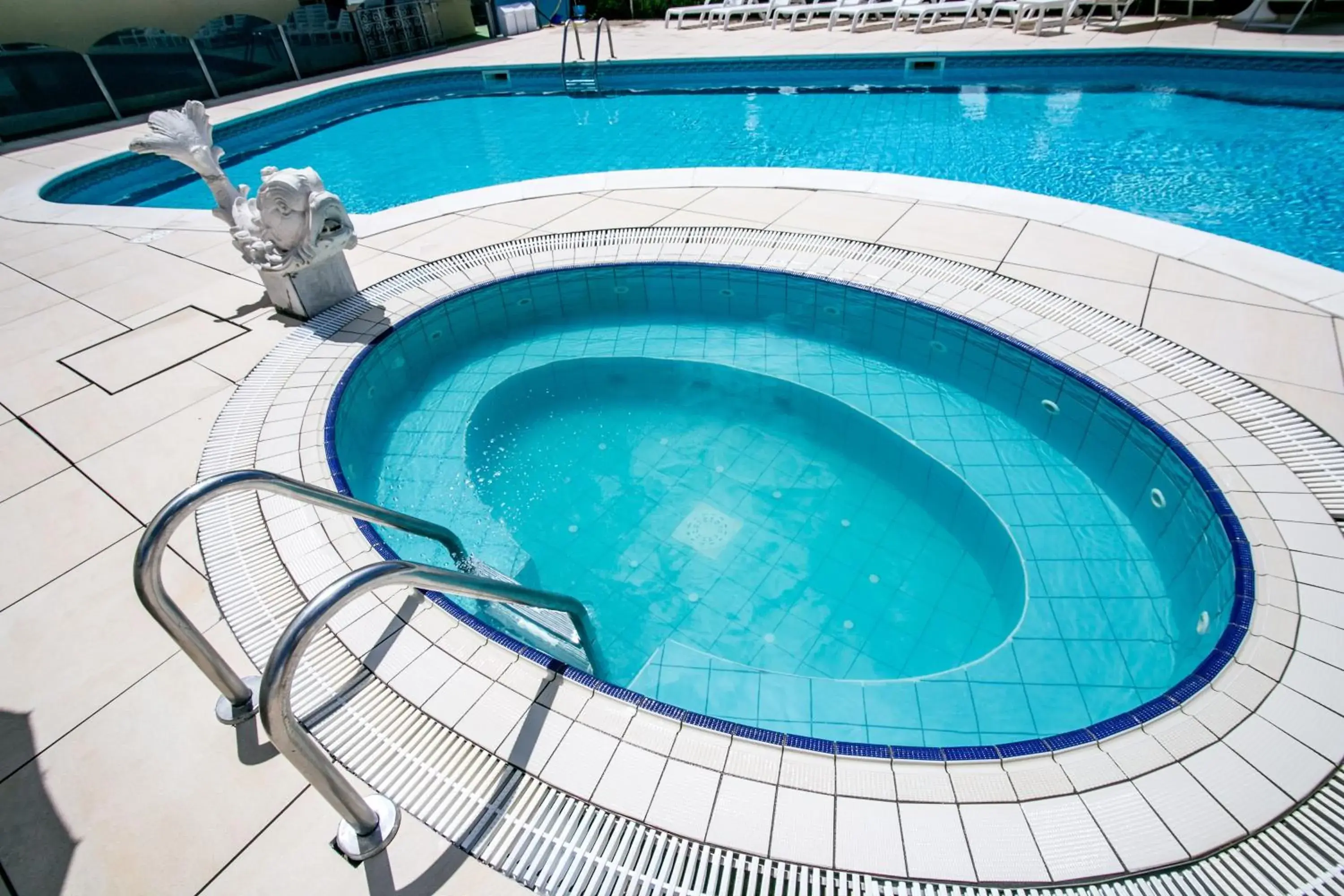 Swimming Pool in Park Hotel Serena