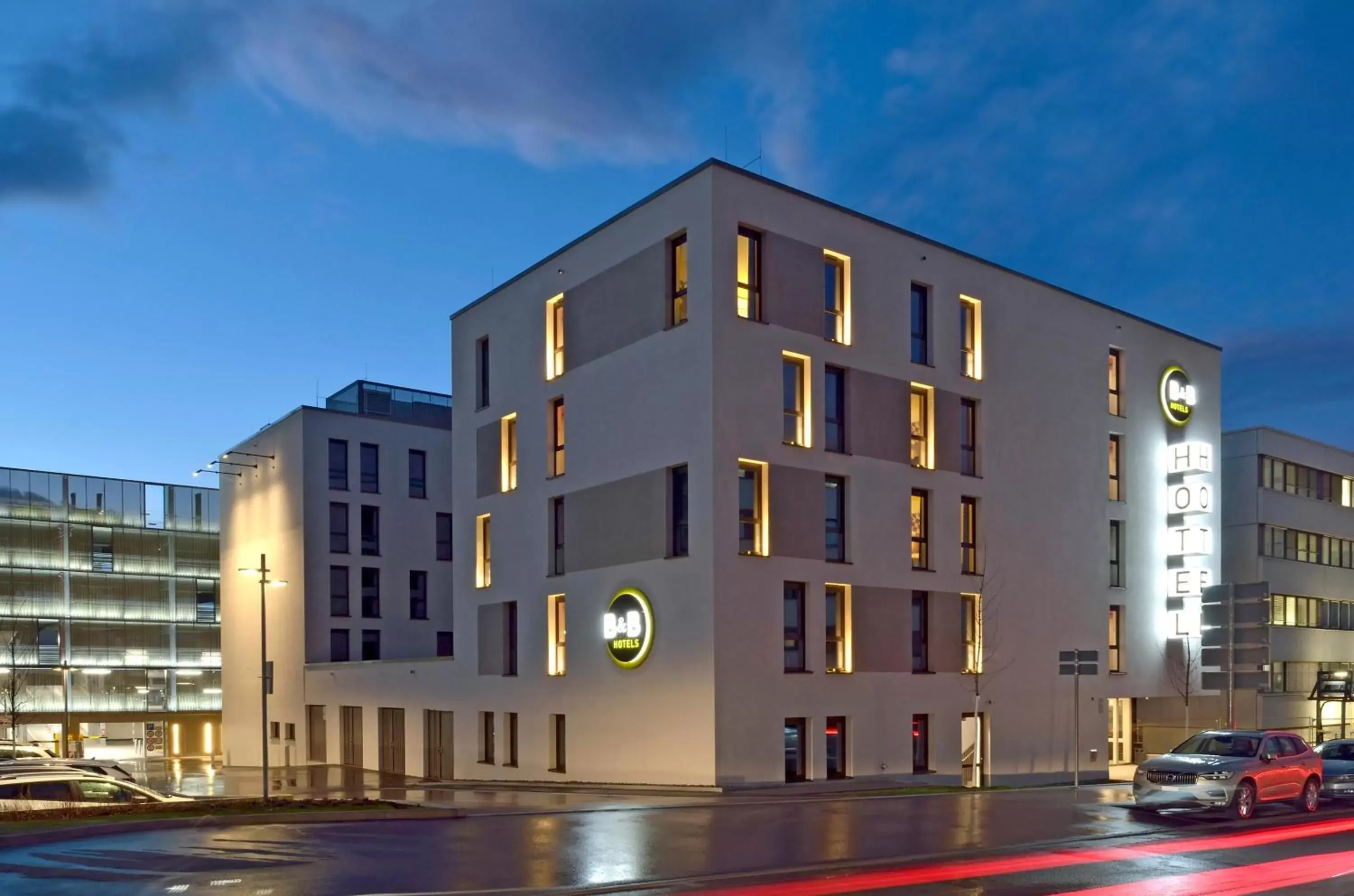 Property Building in B&B Hotel Stuttgart-Zuffenhausen