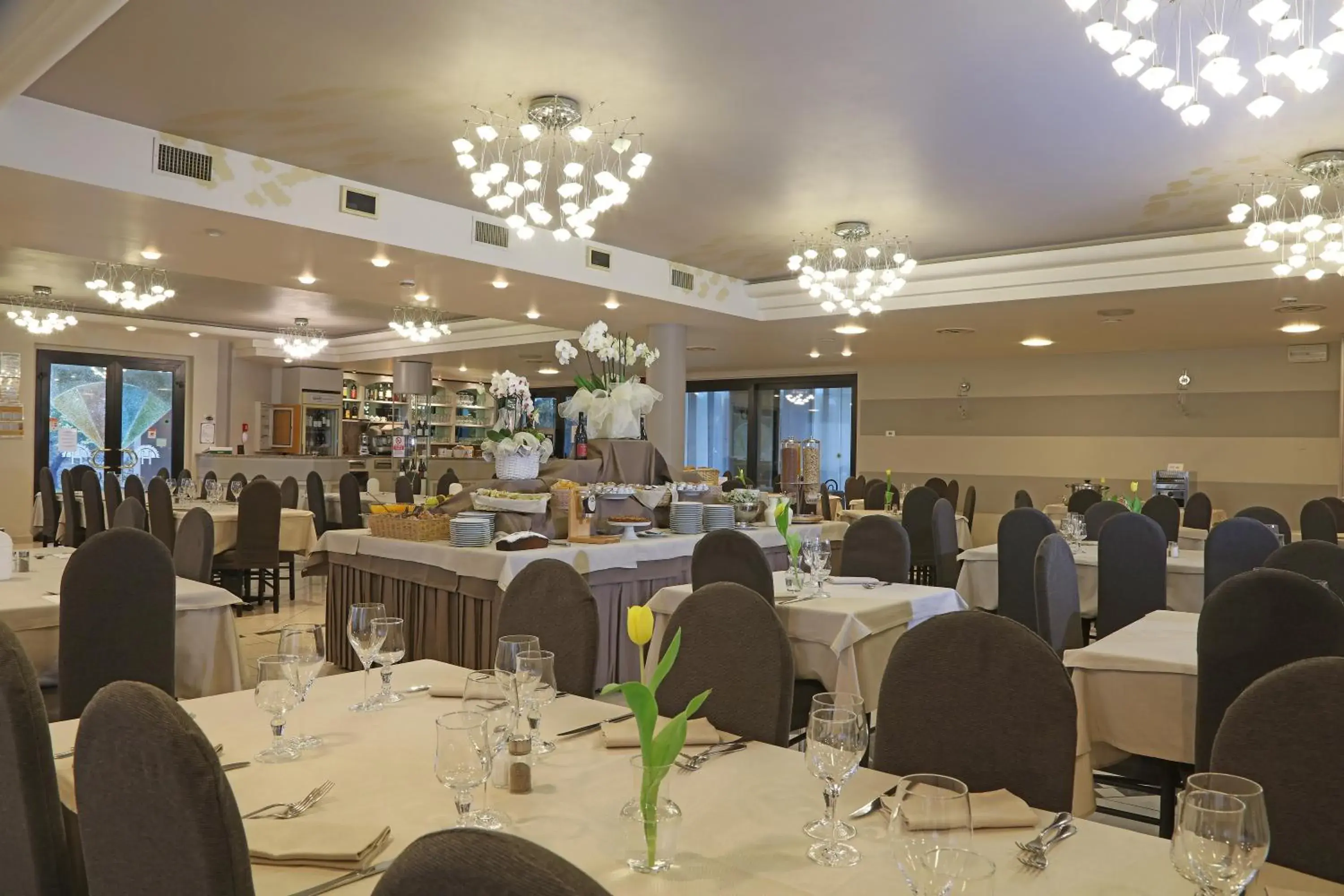 Restaurant/Places to Eat in Hotel Splendid Sole